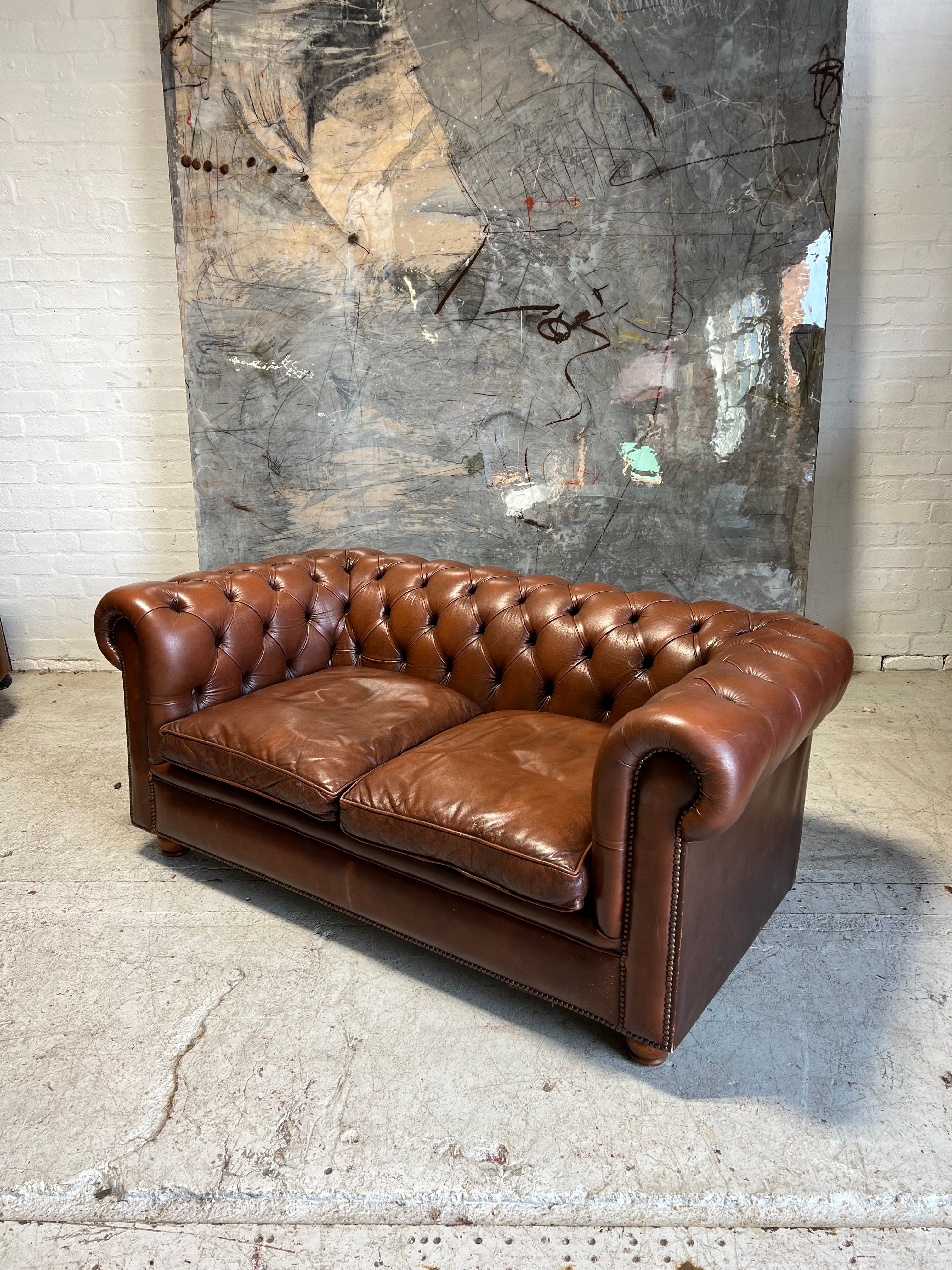 1 of 3 - Beautiful Leather Chesterfield 2 Seater Sofa in Chocolate Brown