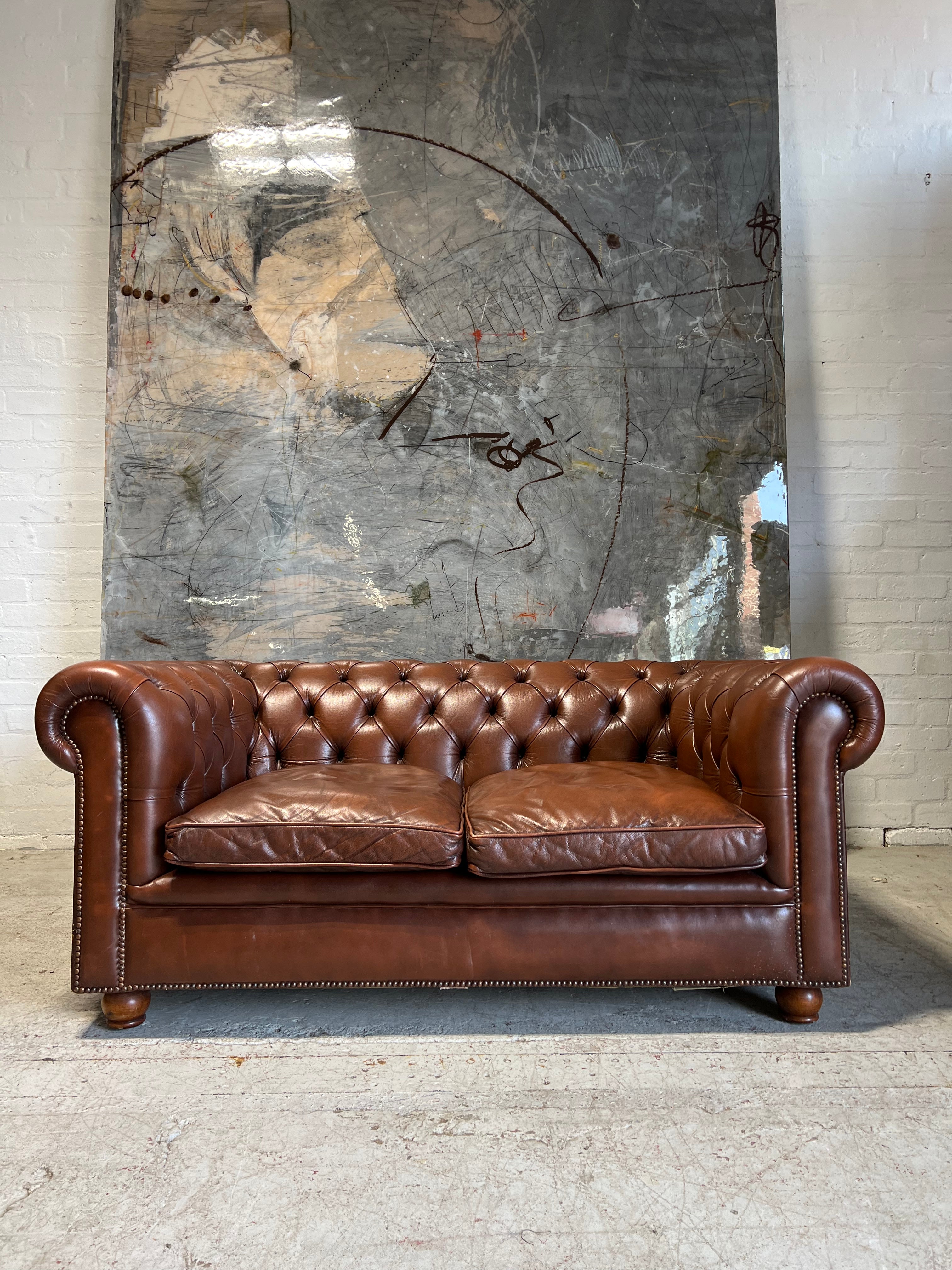 1 of 3 - Beautiful Leather Chesterfield 2 Seater Sofa in Chocolate Brown