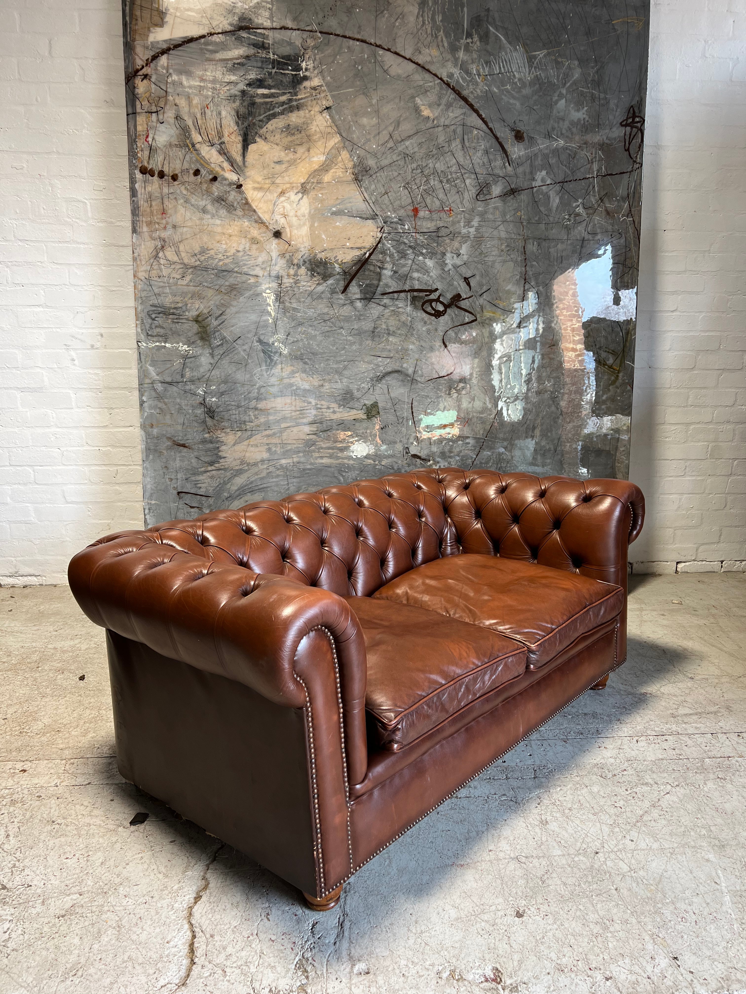 1 of 3 - Beautiful Leather Chesterfield 2 Seater Sofa in Chocolate Brown