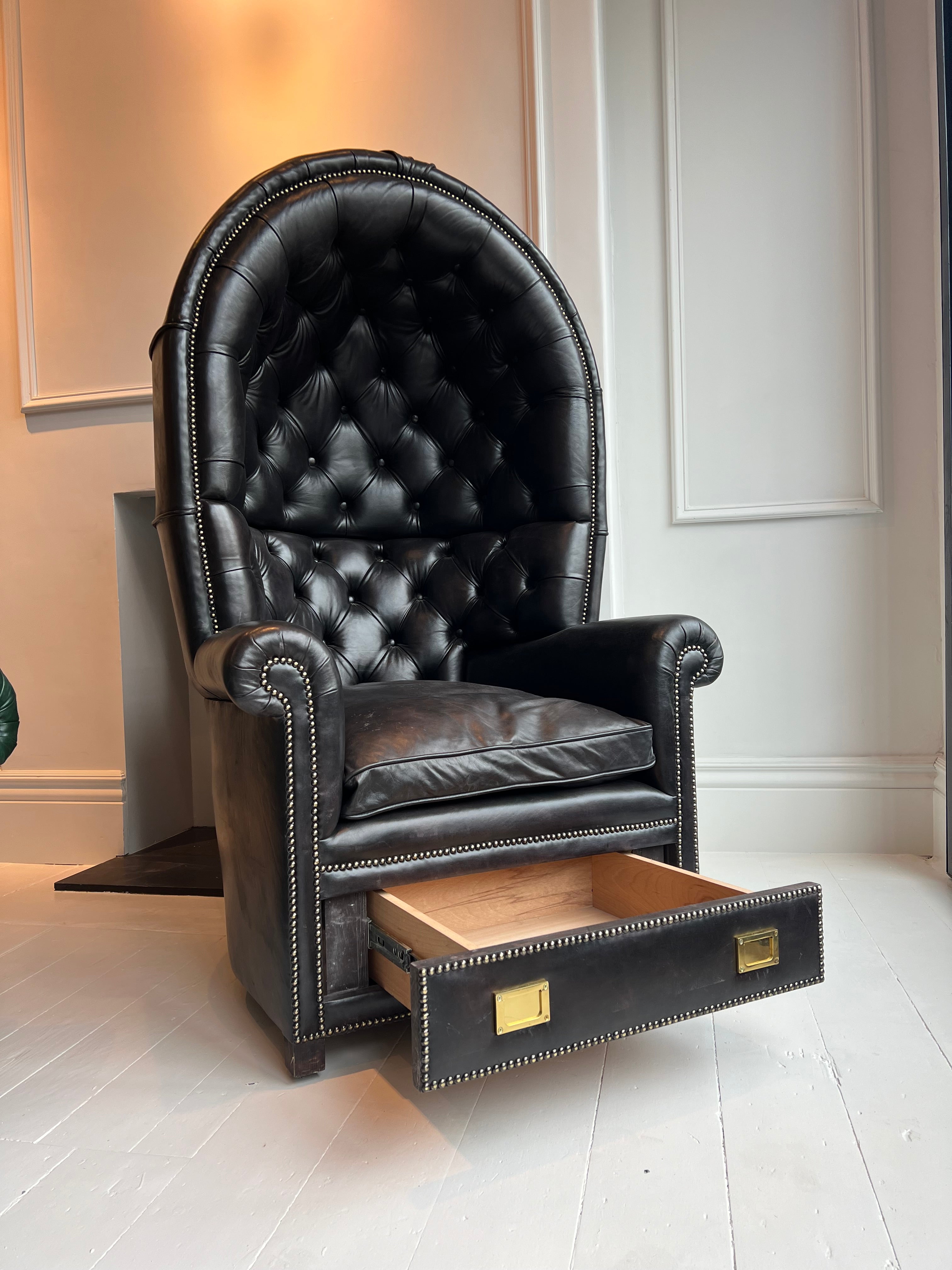 Downing Street Guards Chair