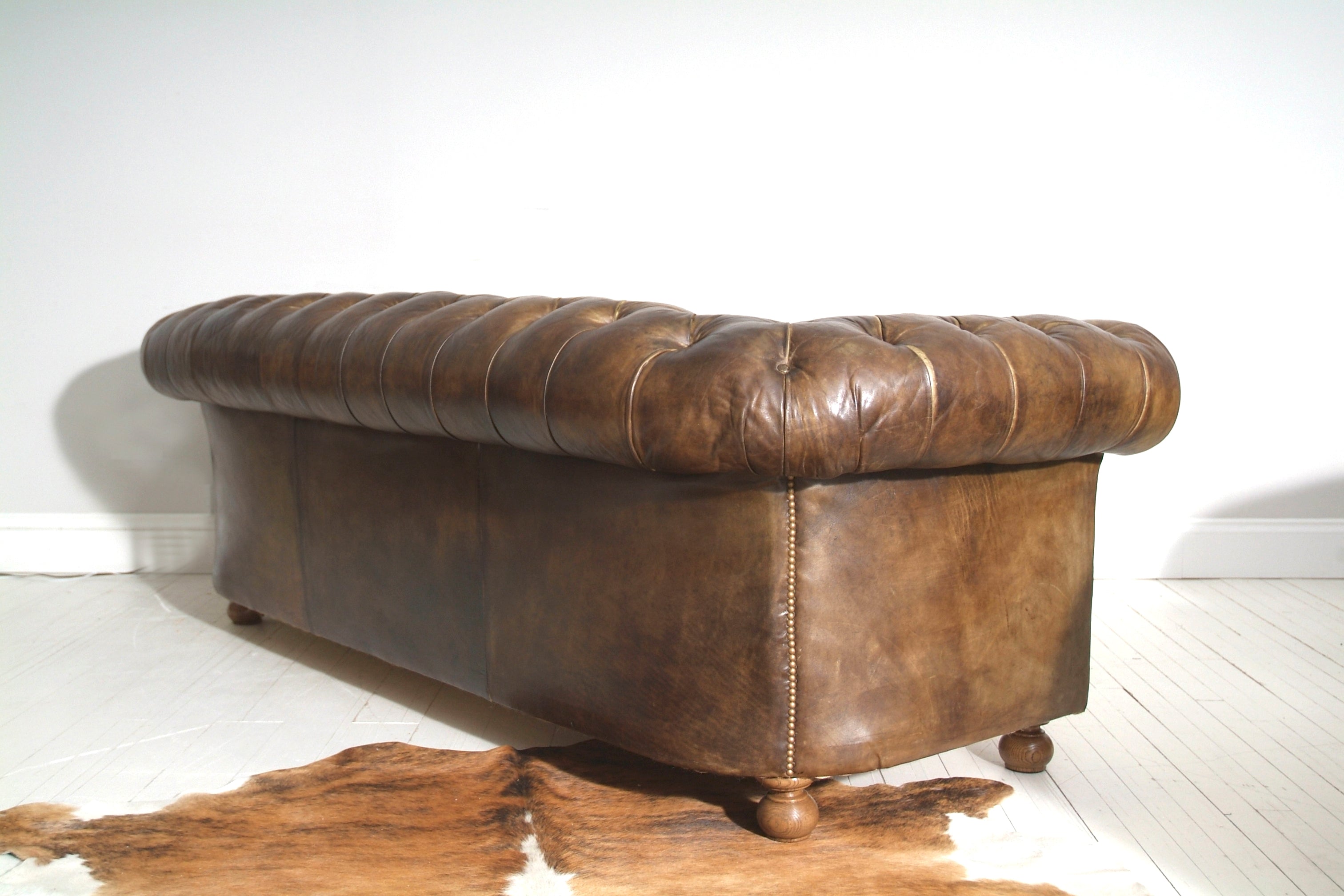 EARLY 20THC ANTIQUE SOFA, CIRCA 1930, ORIGINAL LEATHER