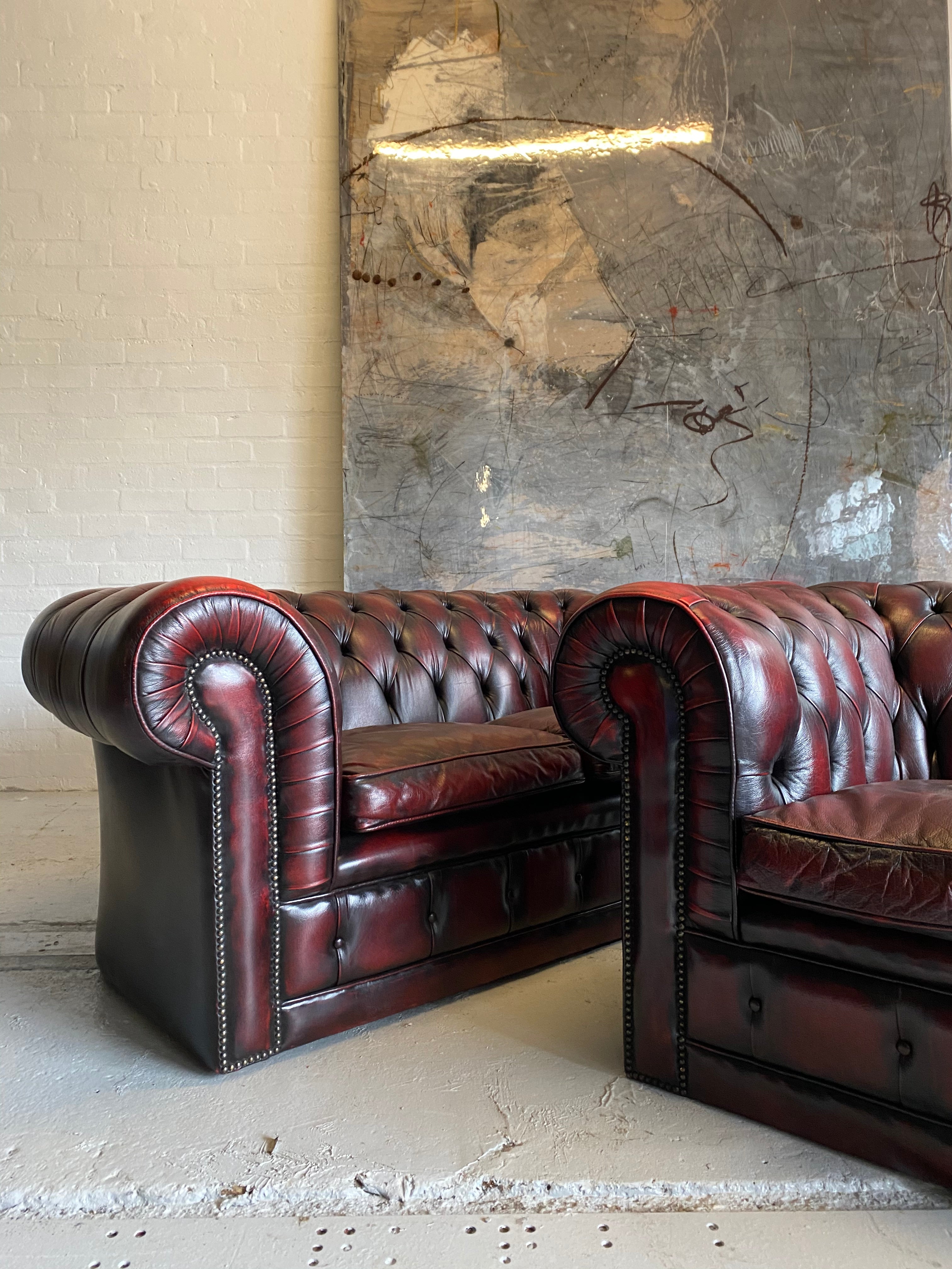 An Exceptionally Good 5 Piece Chesterfield Suite