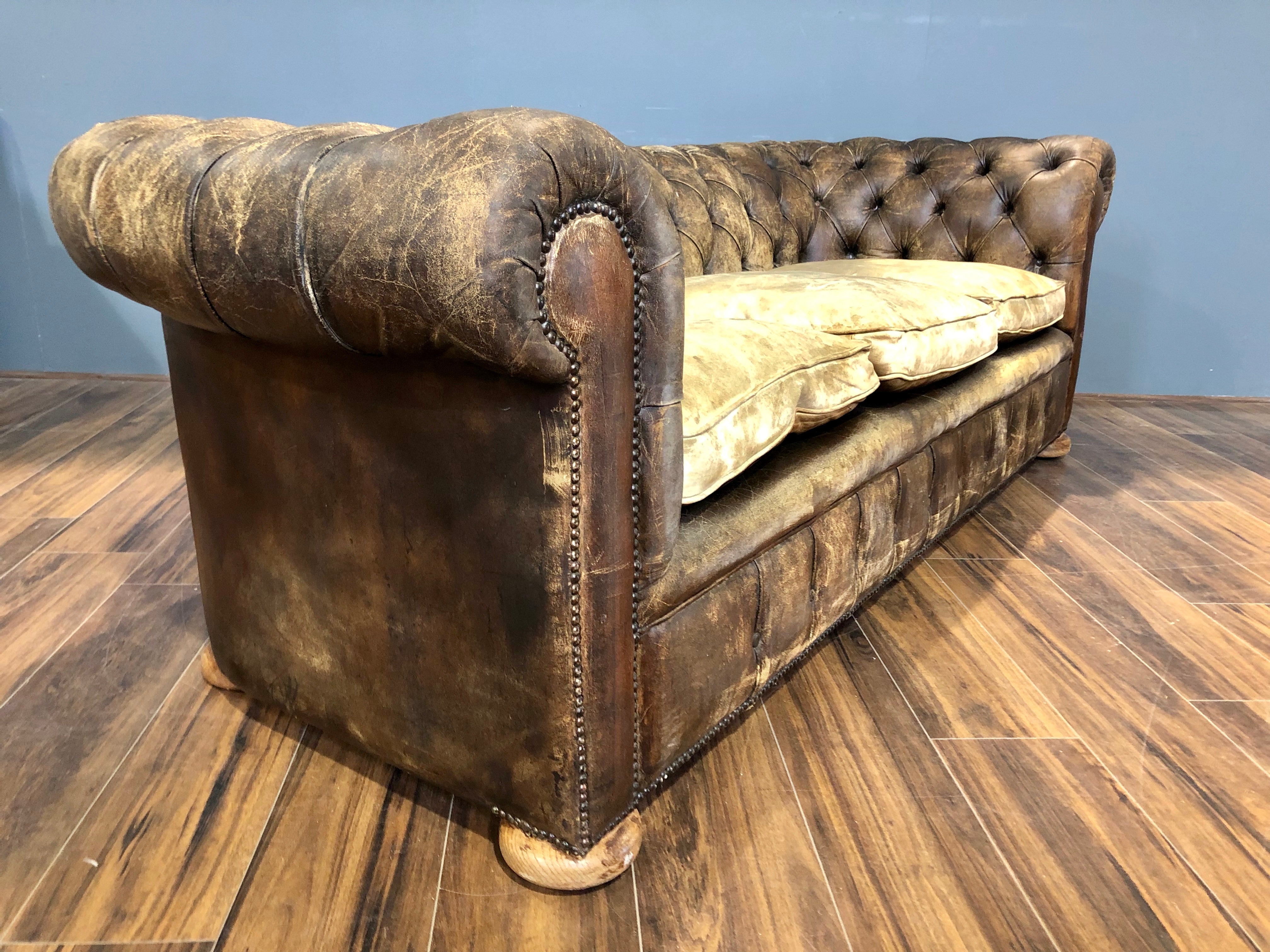 Excellent Early 20thC Antique Chesterfield