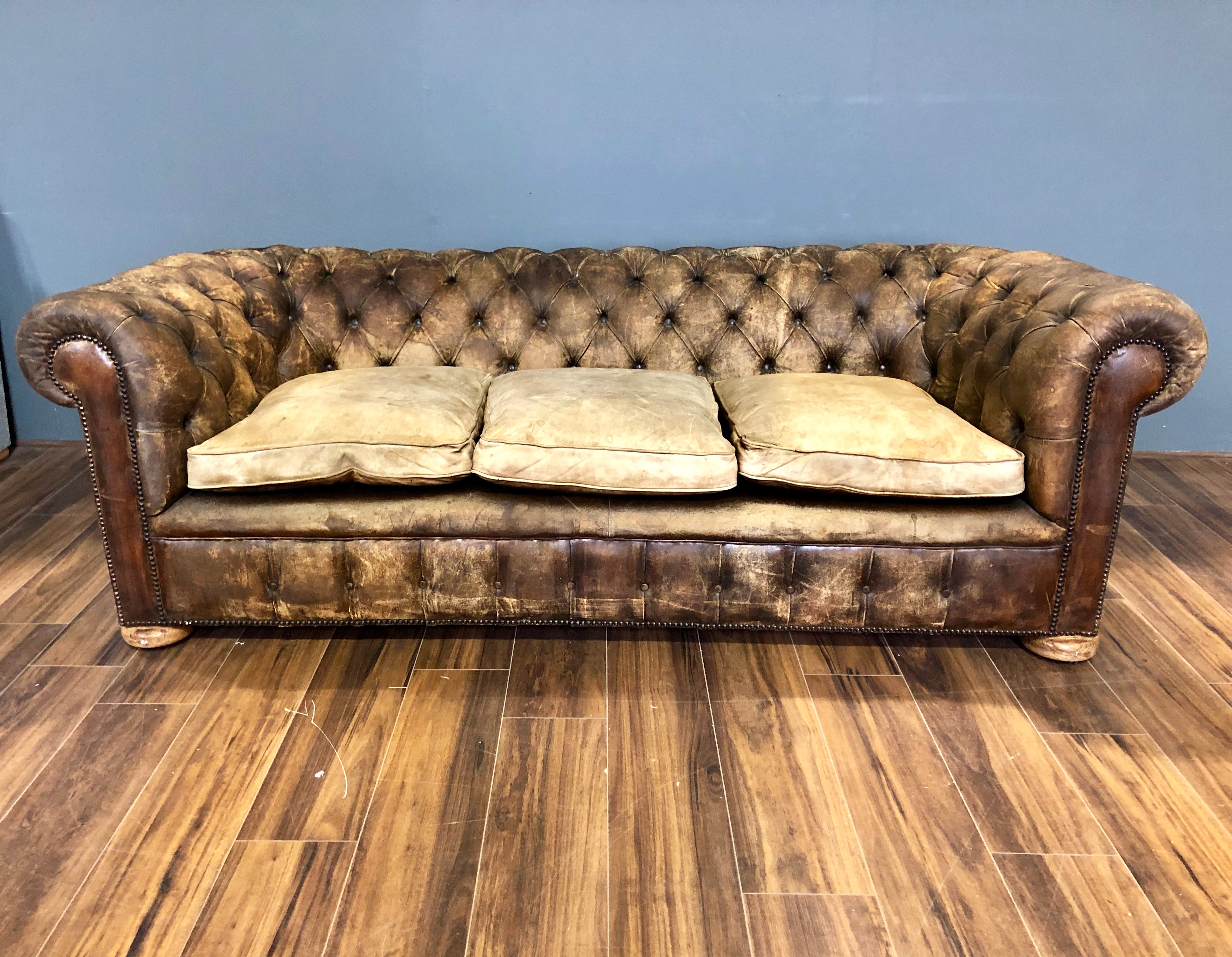 Excellent Early 20thC Antique Chesterfield