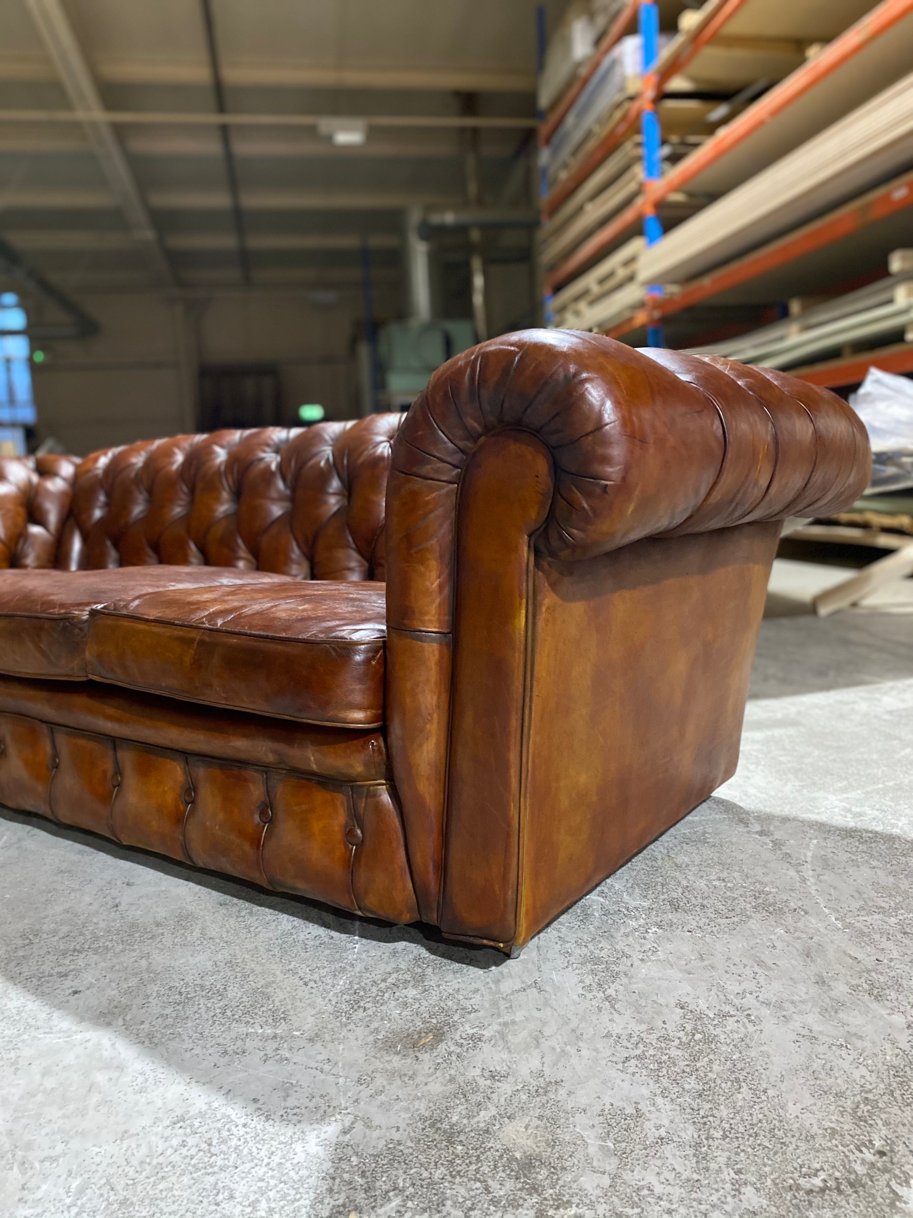 Excellent MidC Chesterfield in Caramel Chestnut