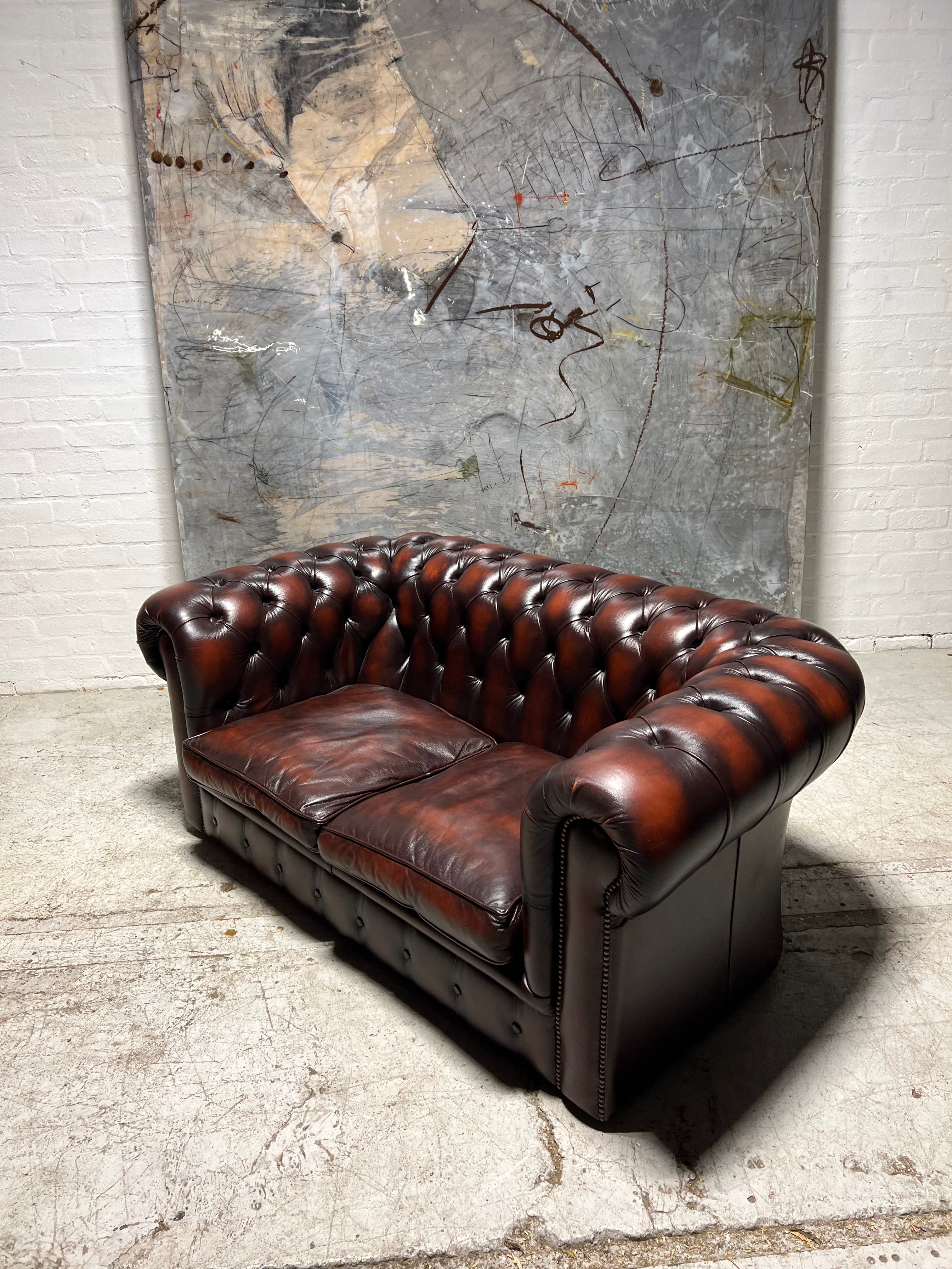 Wow!  A Beautiful Rich Chestnut Leather Chesterfield 2 Seater Sofa