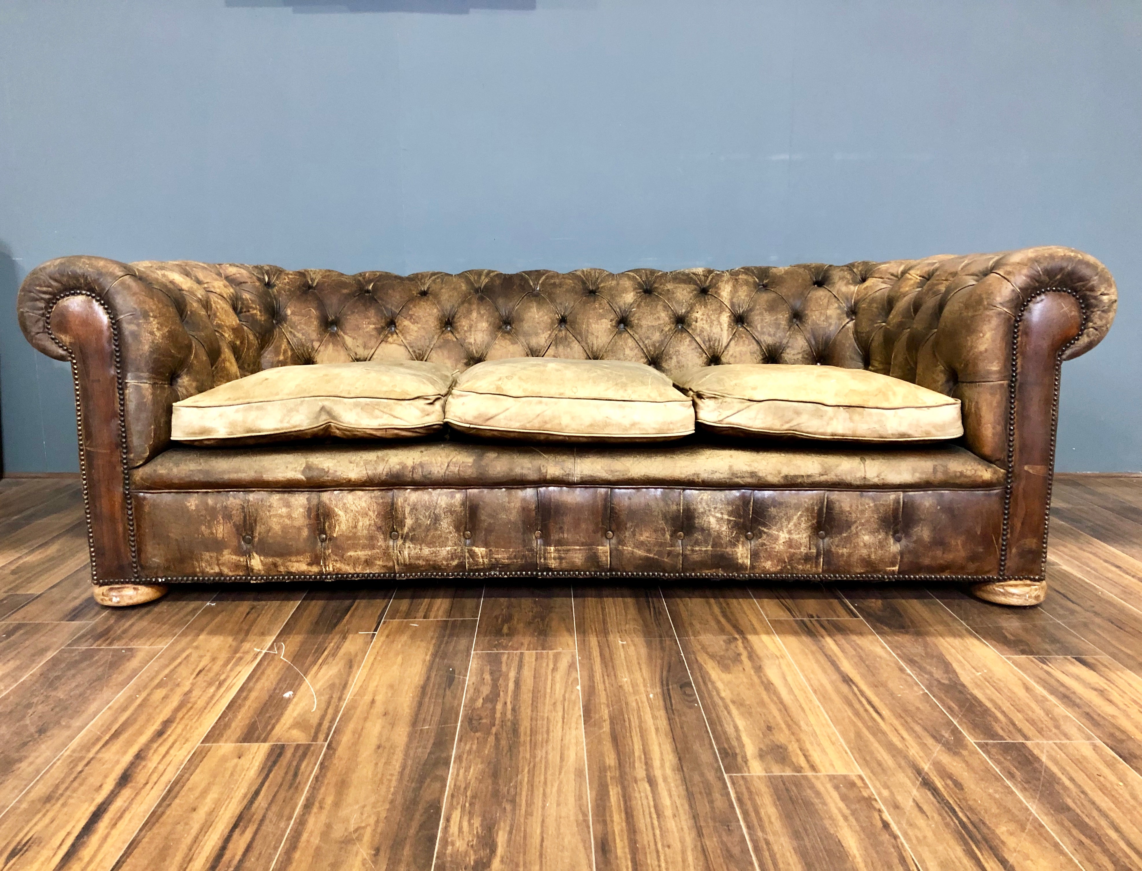 Excellent Early 20thC Antique Chesterfield