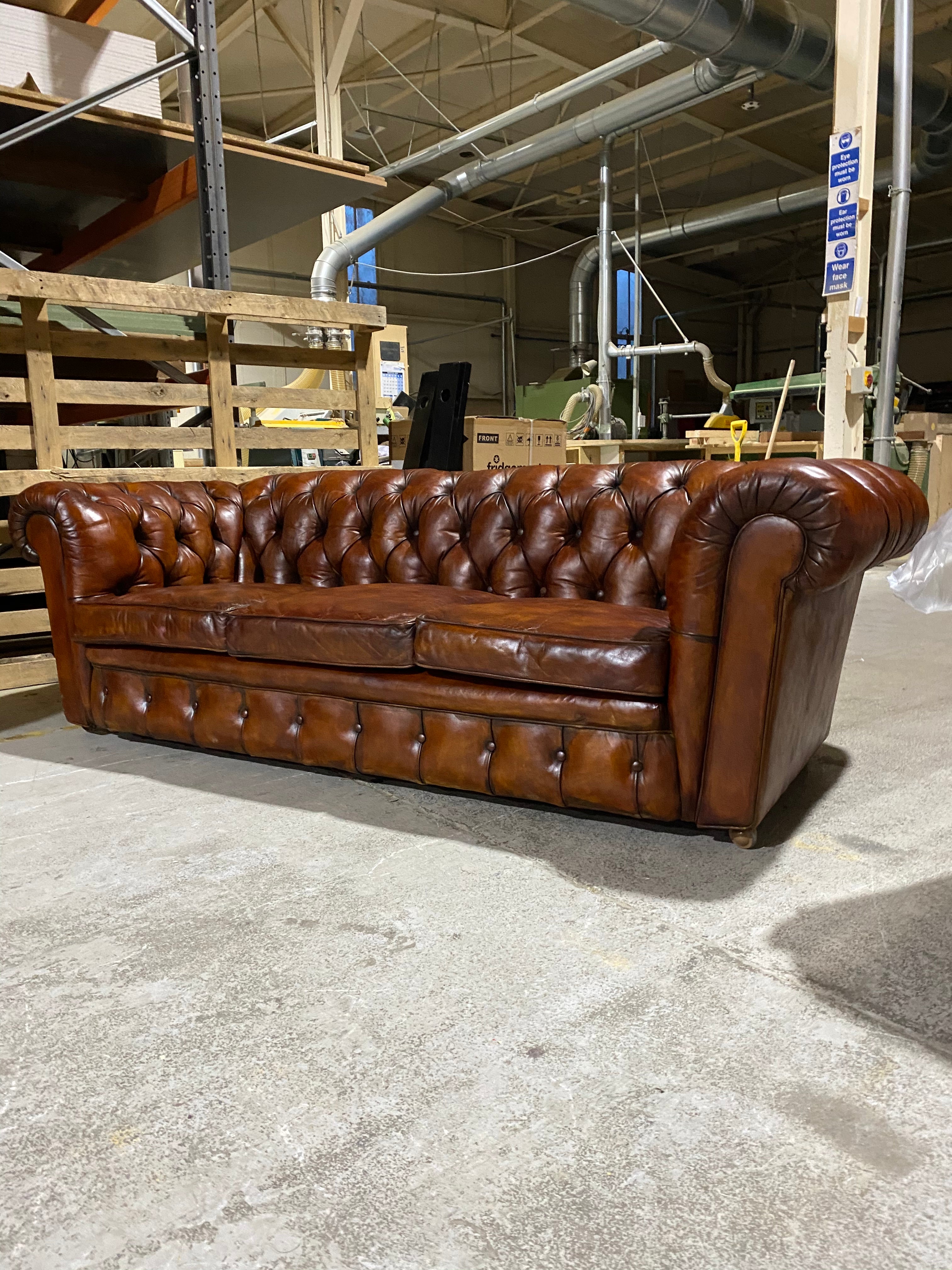 Excellent MidC Chesterfield in Caramel Chestnut