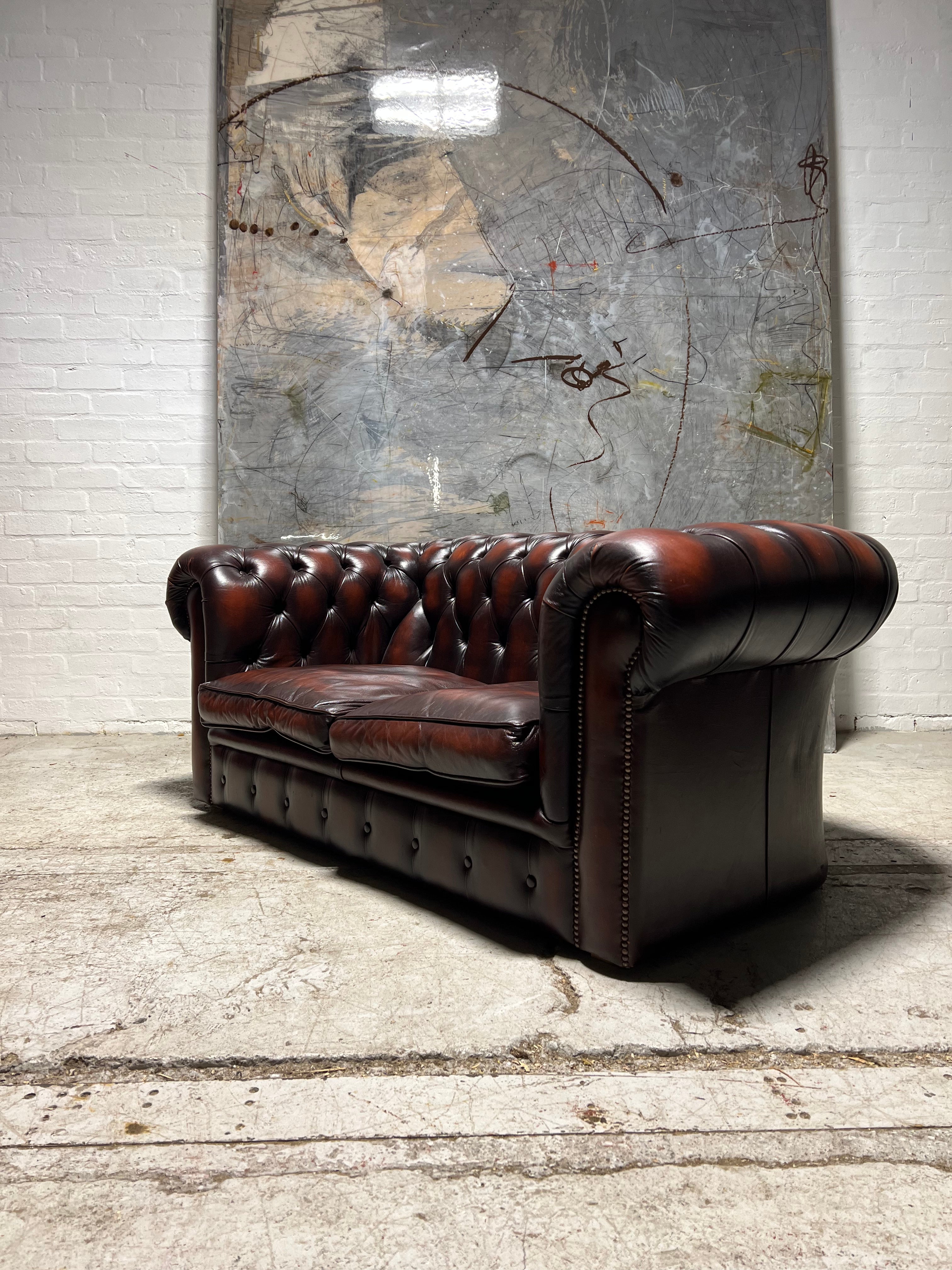 Wow!  A Beautiful Rich Chestnut Leather Chesterfield 2 Seater Sofa