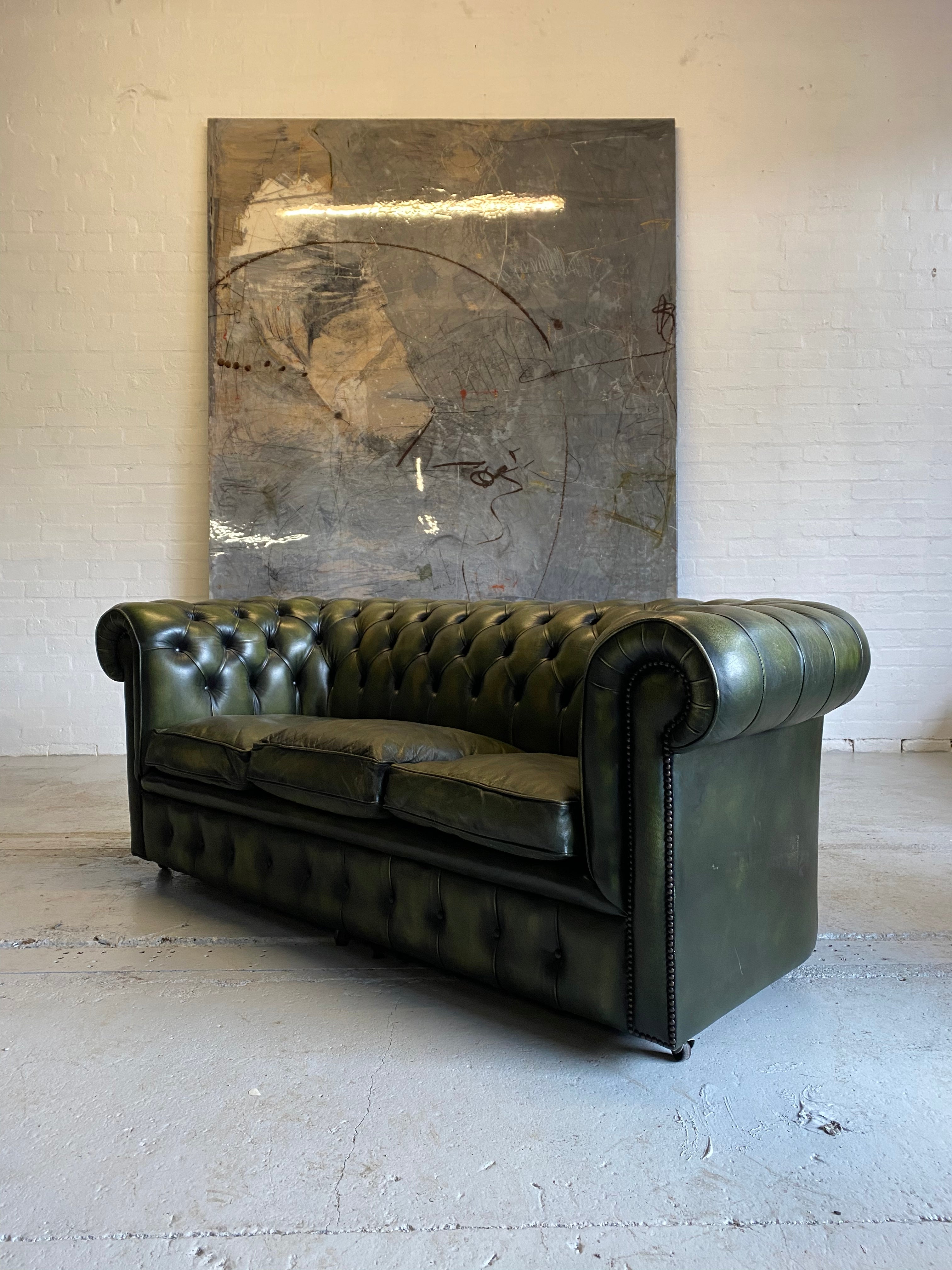 Beautiful Rich Green Chesterfield 3 Piece Suite