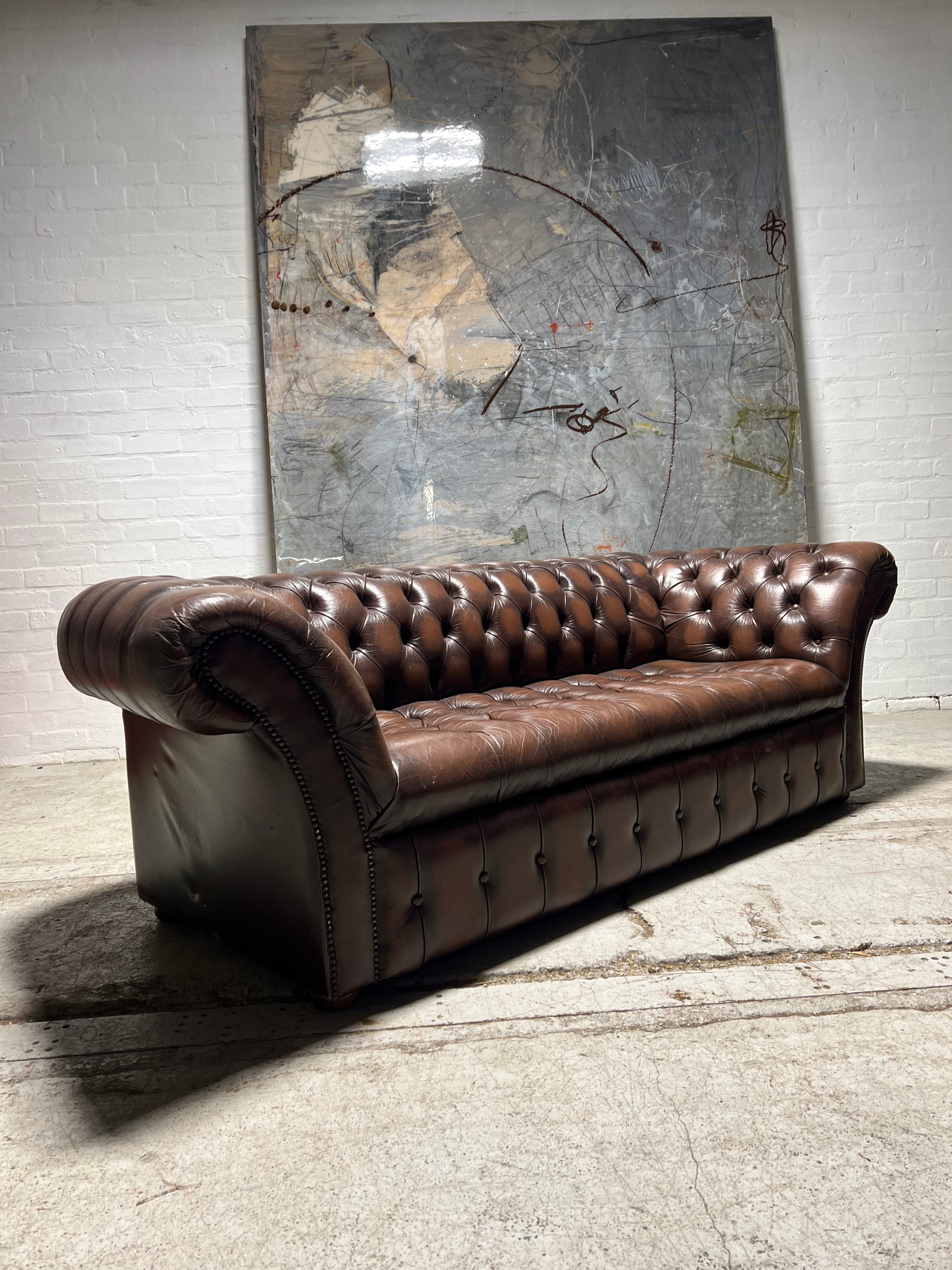 A Cool Splayed Arm 4 Seater Chesterfield Sofa