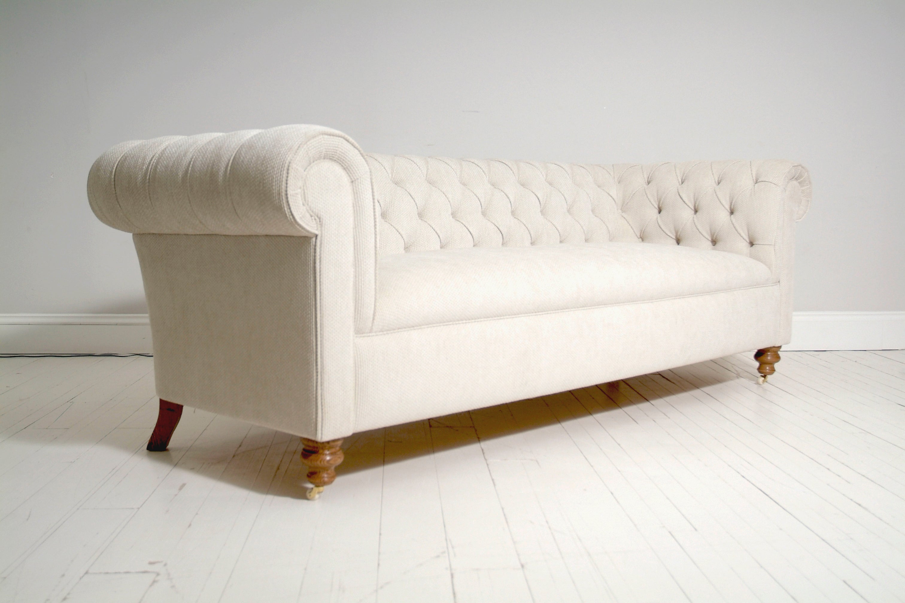 BUTE CHESTERFIELD FABRIC SOFA : OSBOURNE AND LITTLE