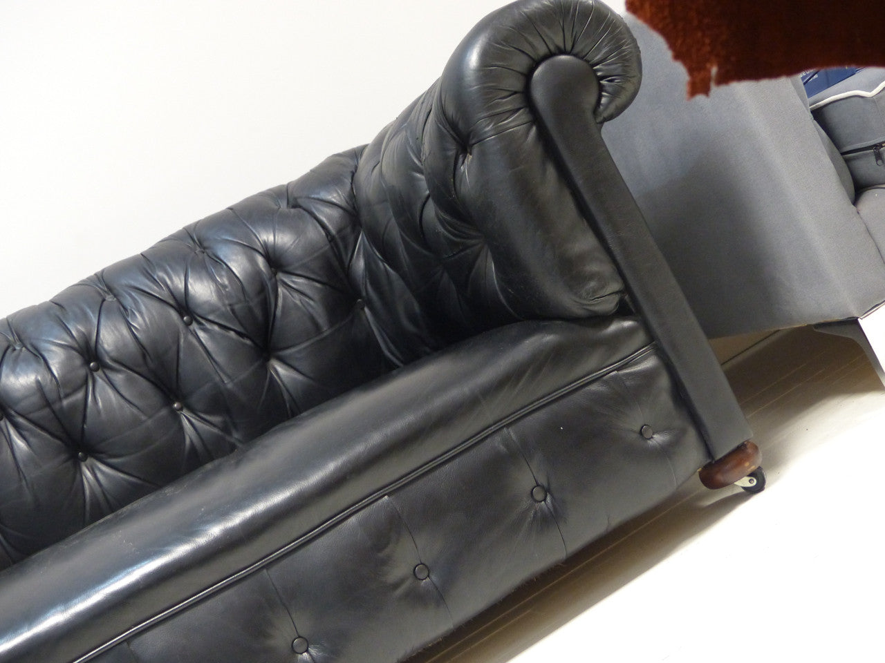 EARLY TWENTIETH CENTURY ANTIQUE CHESTERFIELD IN BLACK