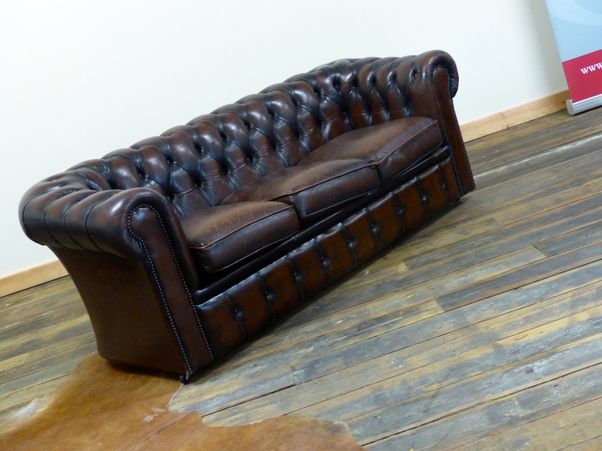 OXBLOOD LEATHER THREE SEATER