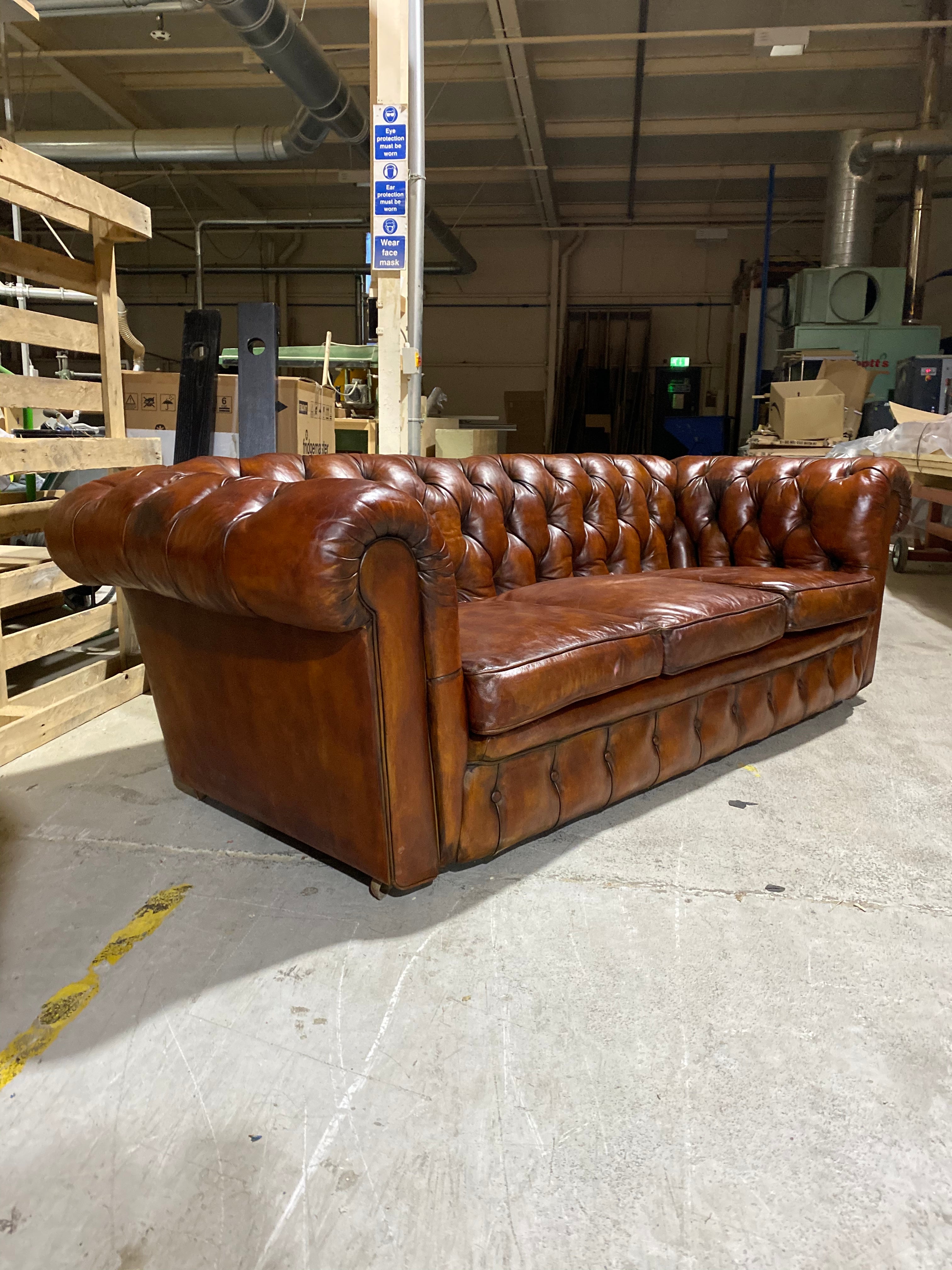 Excellent MidC Chesterfield in Caramel Chestnut