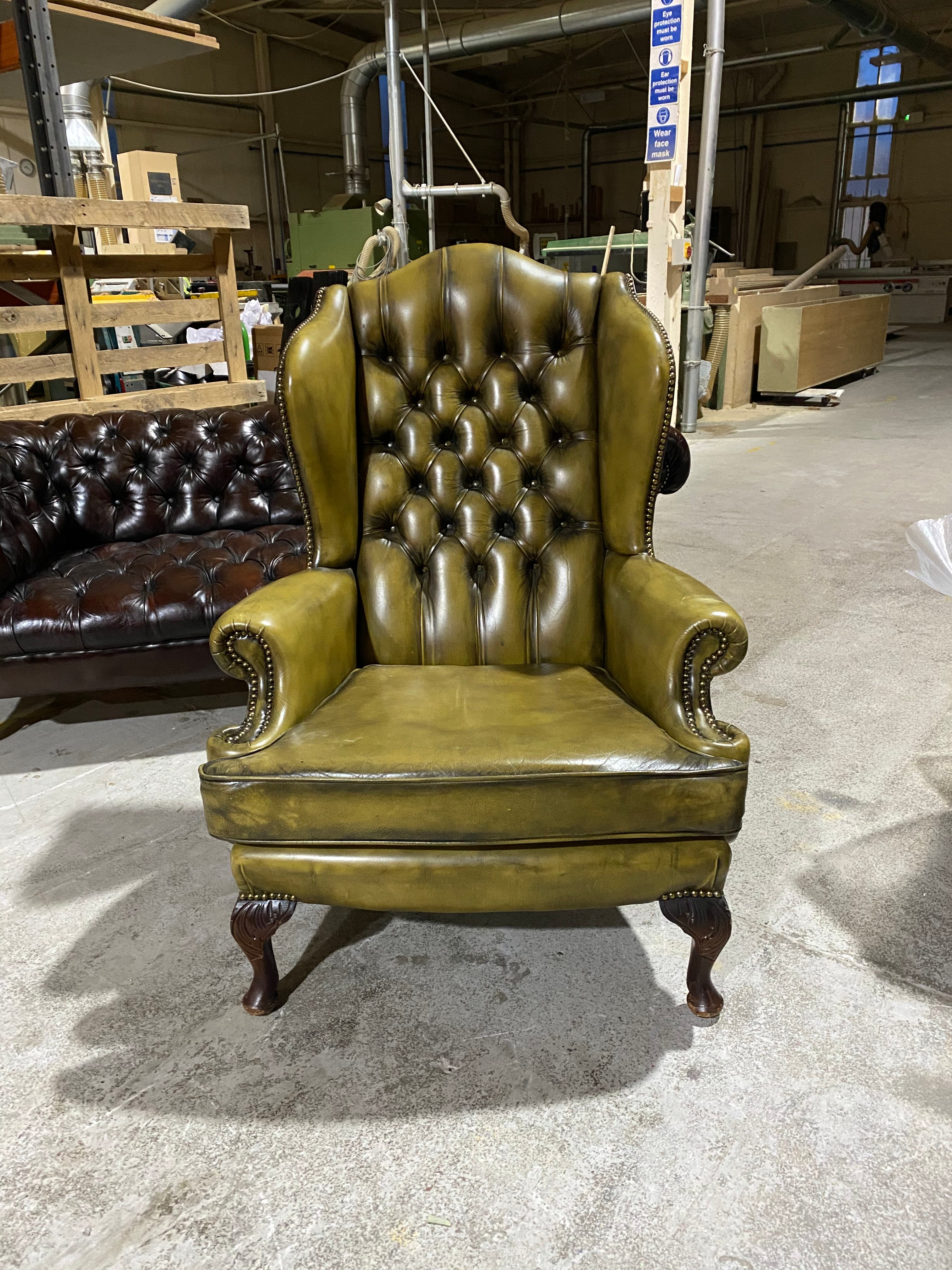 Exceptionally Smart MidC Gentleman’s Wing Chair