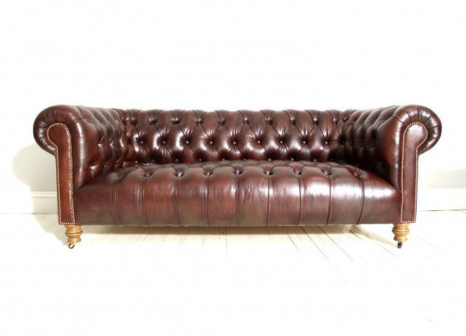 THE MILENA CHESTERFIELD SUITE : RICH WALNUT