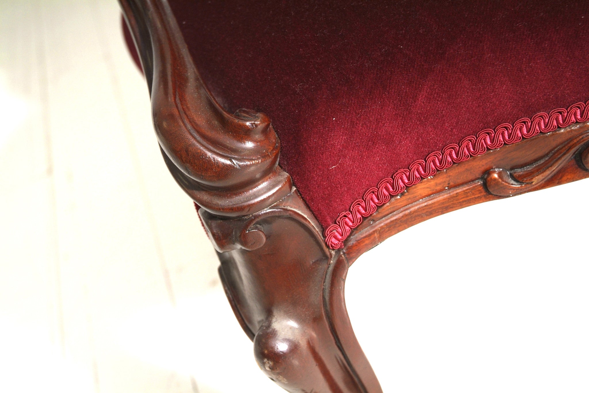 MID 19TH CENTURY OCCASIONAL CHAIR : TO BE RECOVERED