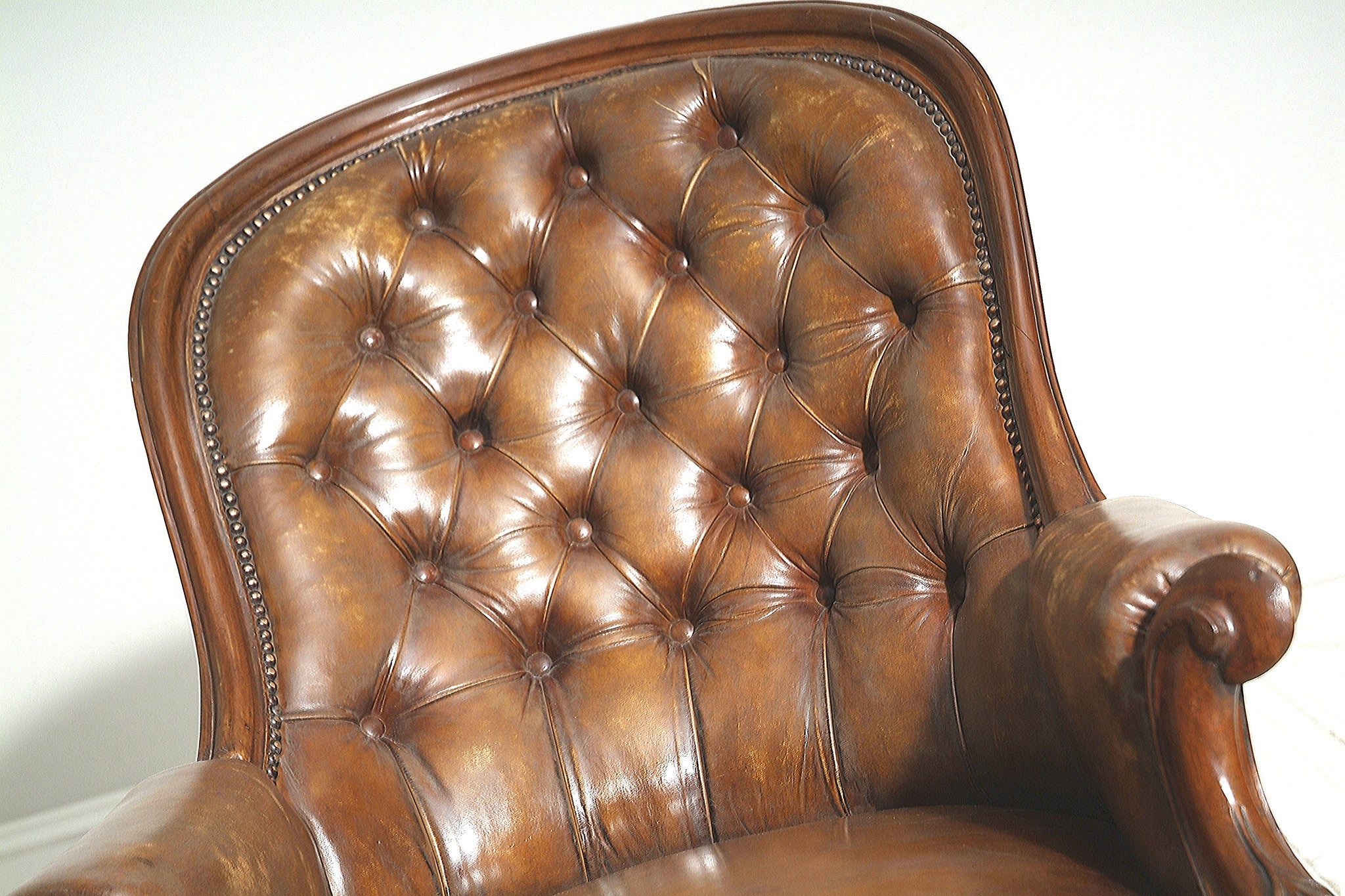 ANTIQUE BROWN LEATHER SLIPPER CHAIR : MID 19THC