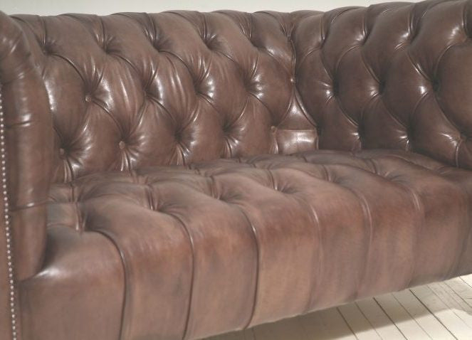 MILENA SOFA : RICH OAK