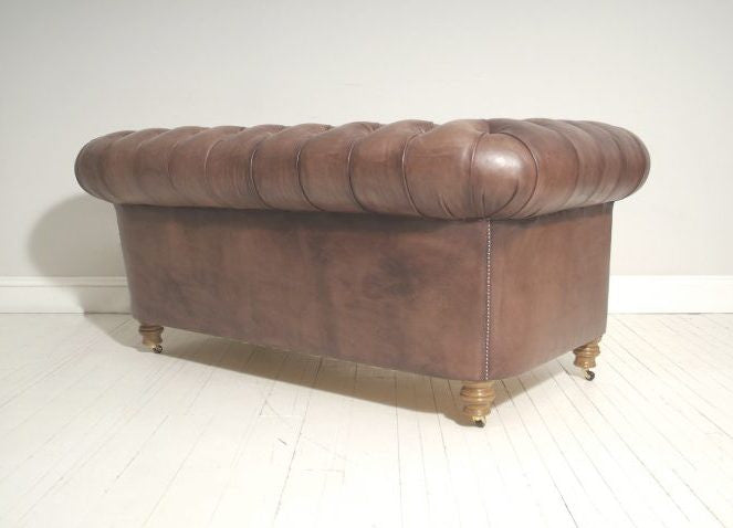 MILENA SOFA : RICH OAK