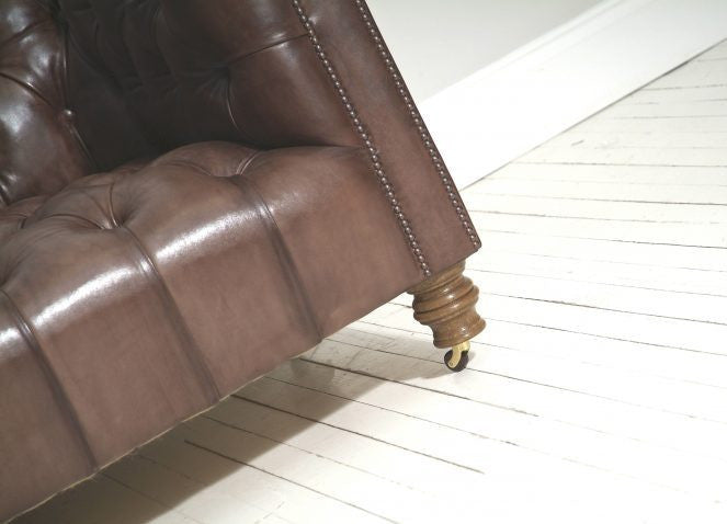 MILENA SOFA : RICH OAK