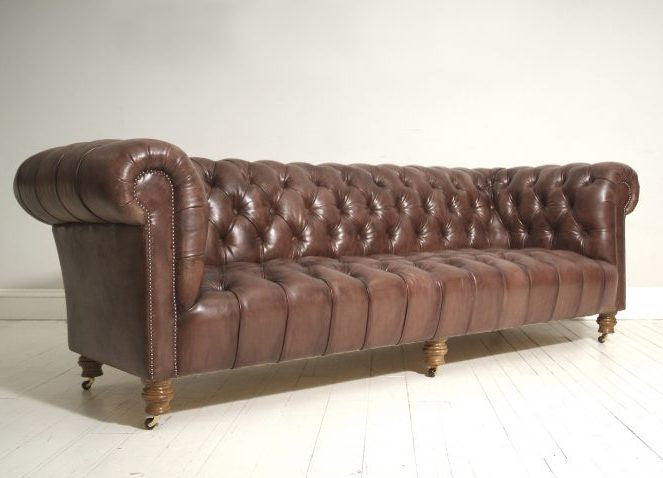 MILENA SOFA : RICH OAK