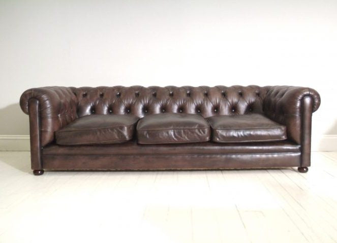 BLUHME CHESTERFIELD : RICH OAK