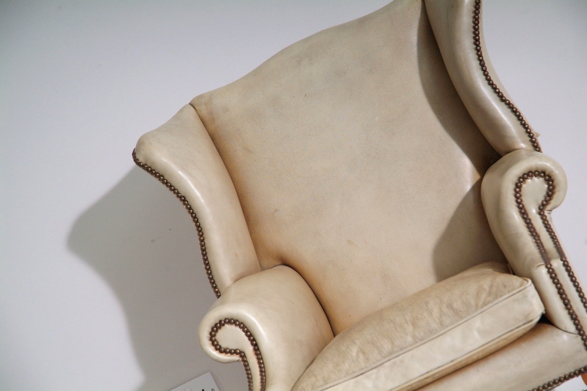 VINTAGE WING BACK QUEEN ANNE CHAIR : PARCHMENT