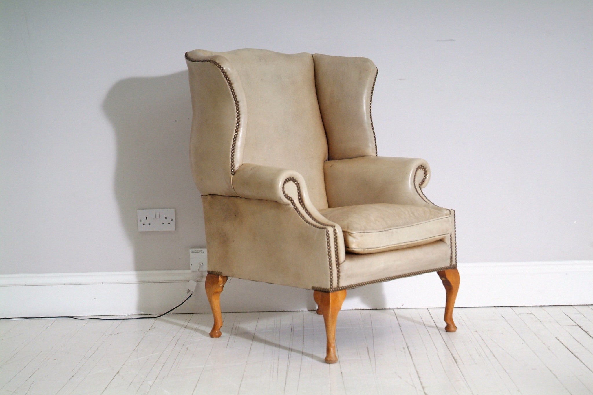 VINTAGE WING BACK QUEEN ANNE CHAIR : PARCHMENT