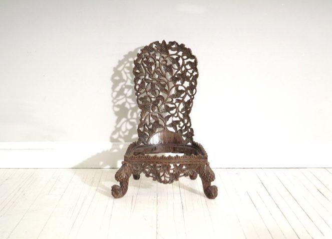 STUNNING CARVED ANTIQUE CHAIR