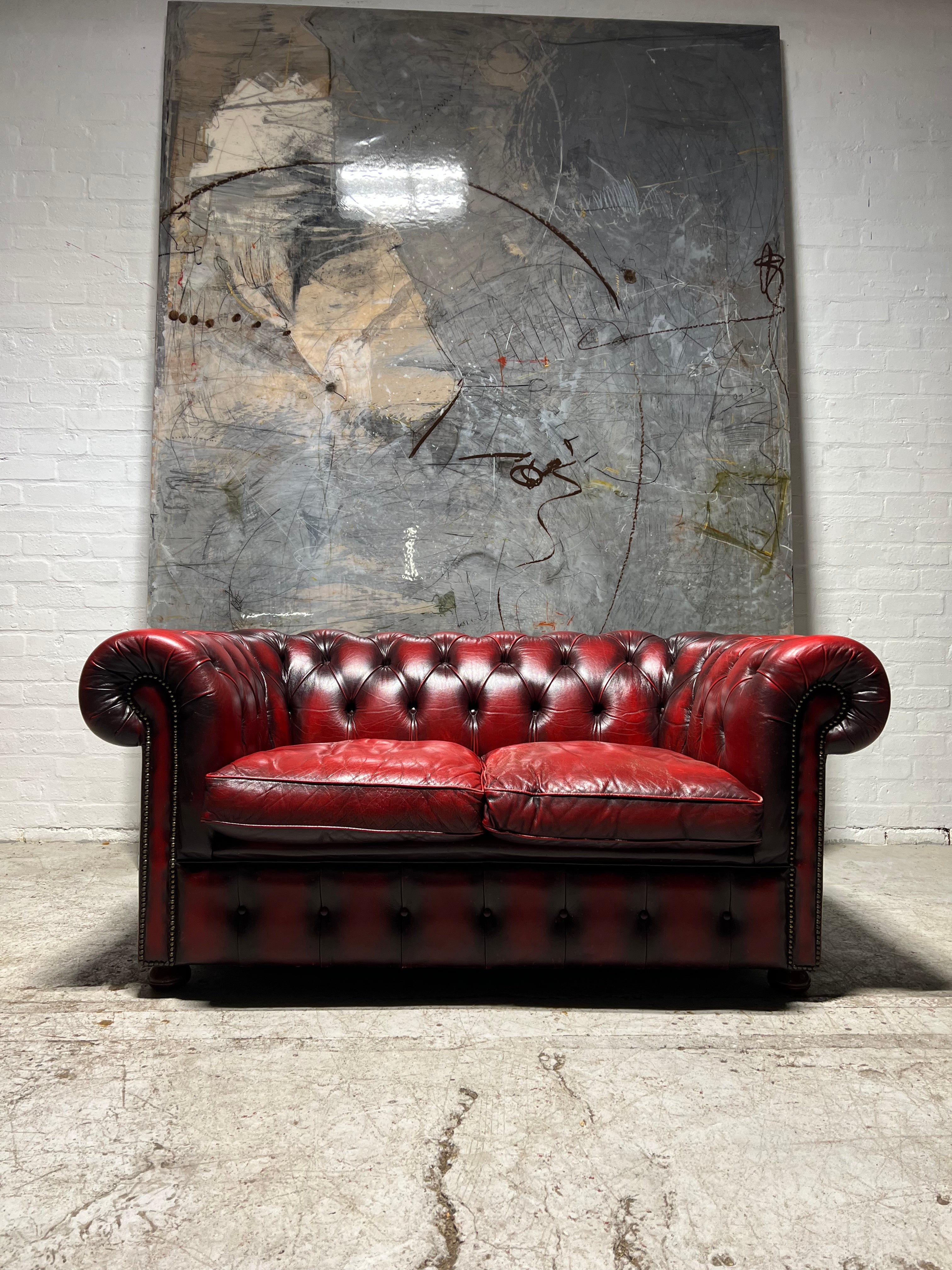 Amazing Value 2 Seat Chesterfield Sofa in Reds