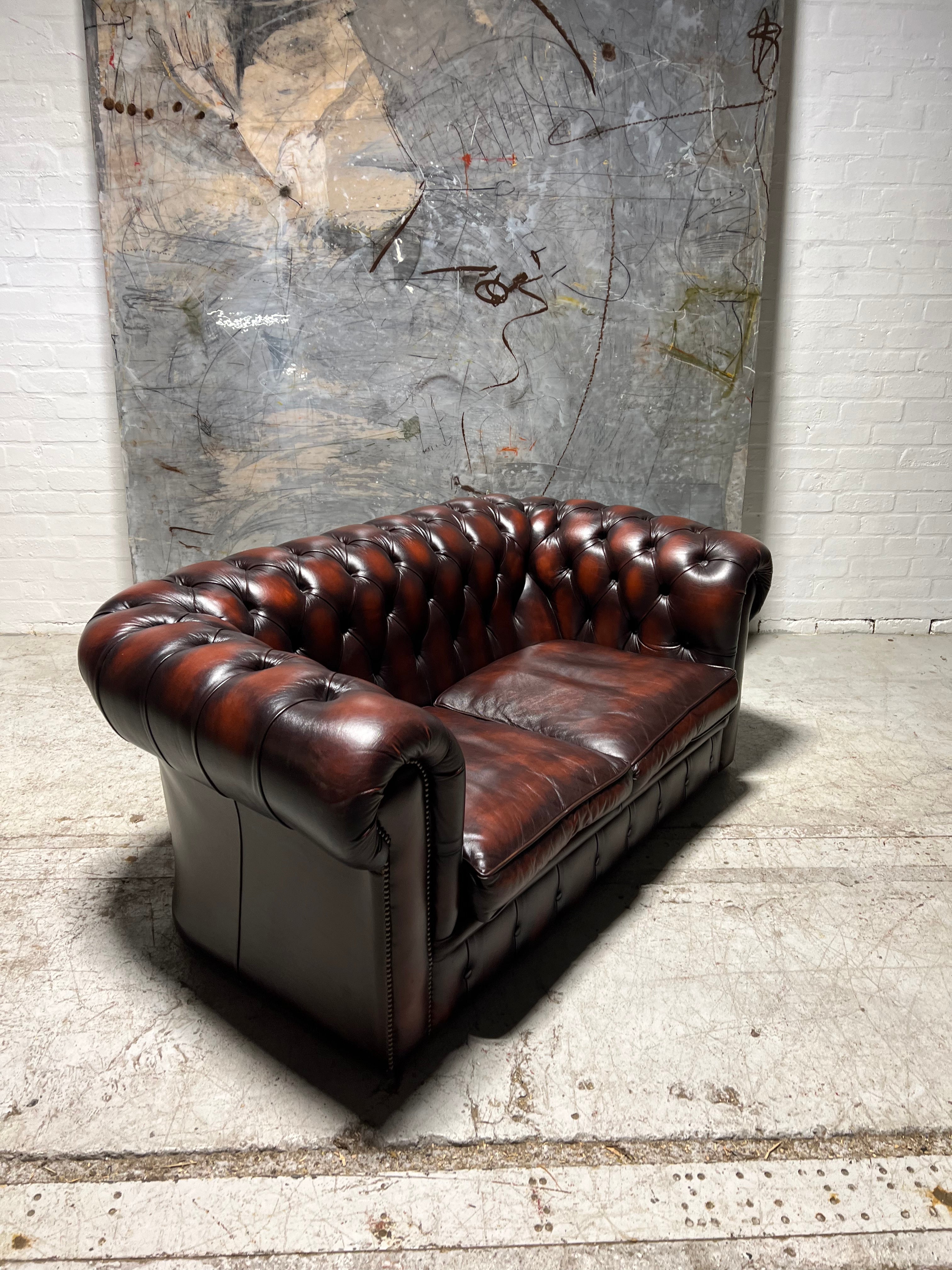 Wow!  A Beautiful Rich Chestnut Leather Chesterfield 2 Seater Sofa