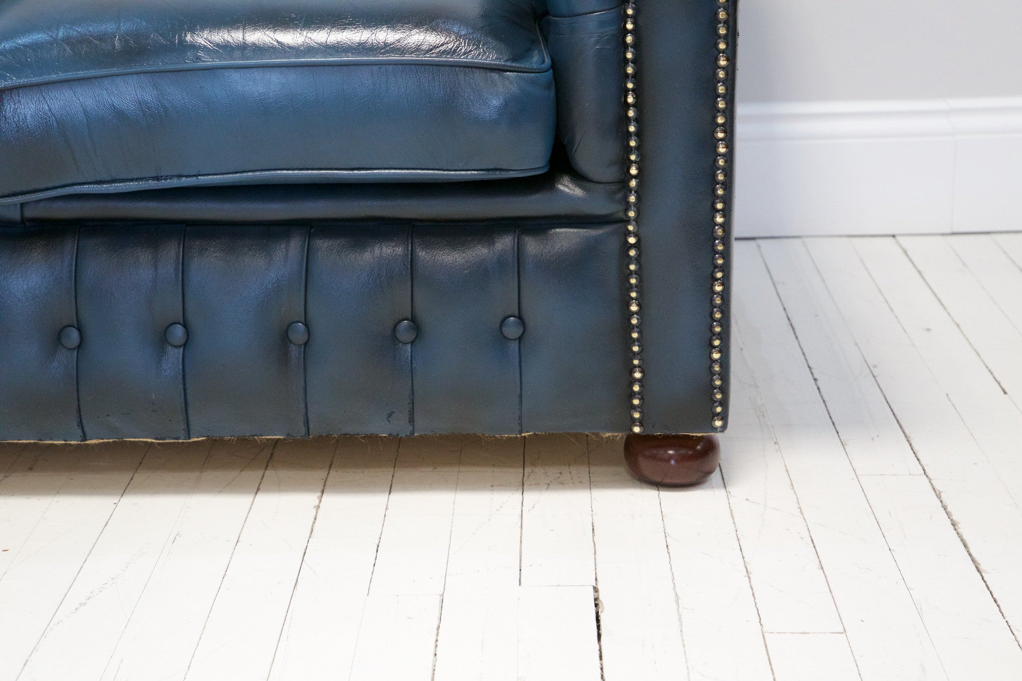 BEAUTIFULLY RESTORED THREE SEAT CHESTERFIELD