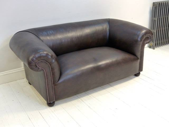 THE GODERICH UNBUTTONED SOFA : WALNUT