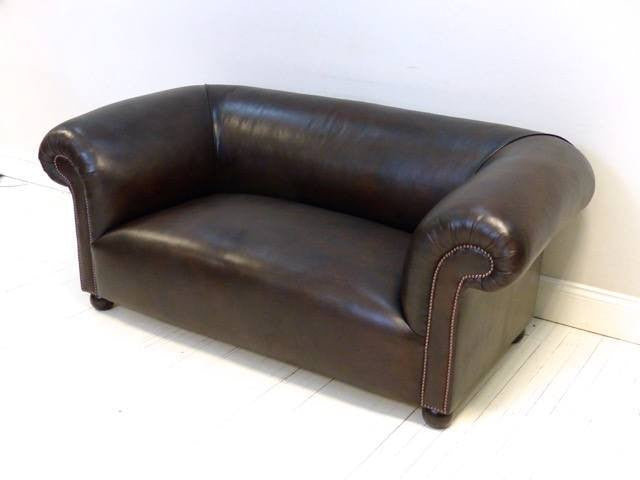 THE GODERICH UNBUTTONED SOFA : WALNUT