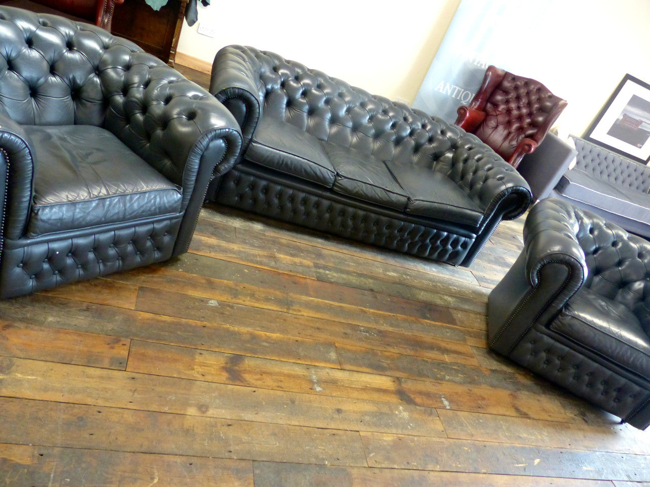 EXCELLENT PRE-LOVED GREY CHESTERFIELD SUITE