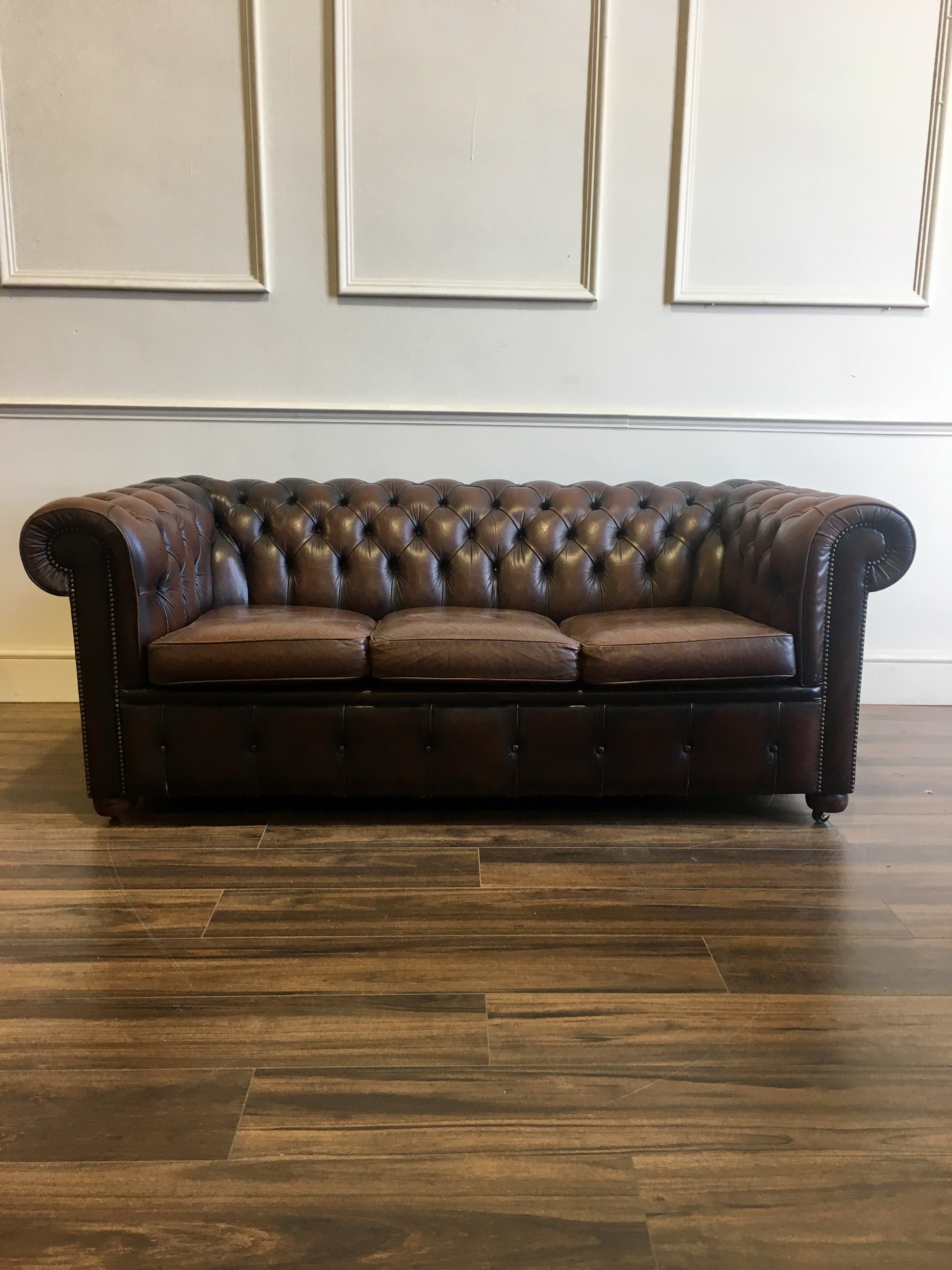 A Very Good Vintage Leather Sofa in Rich Browns