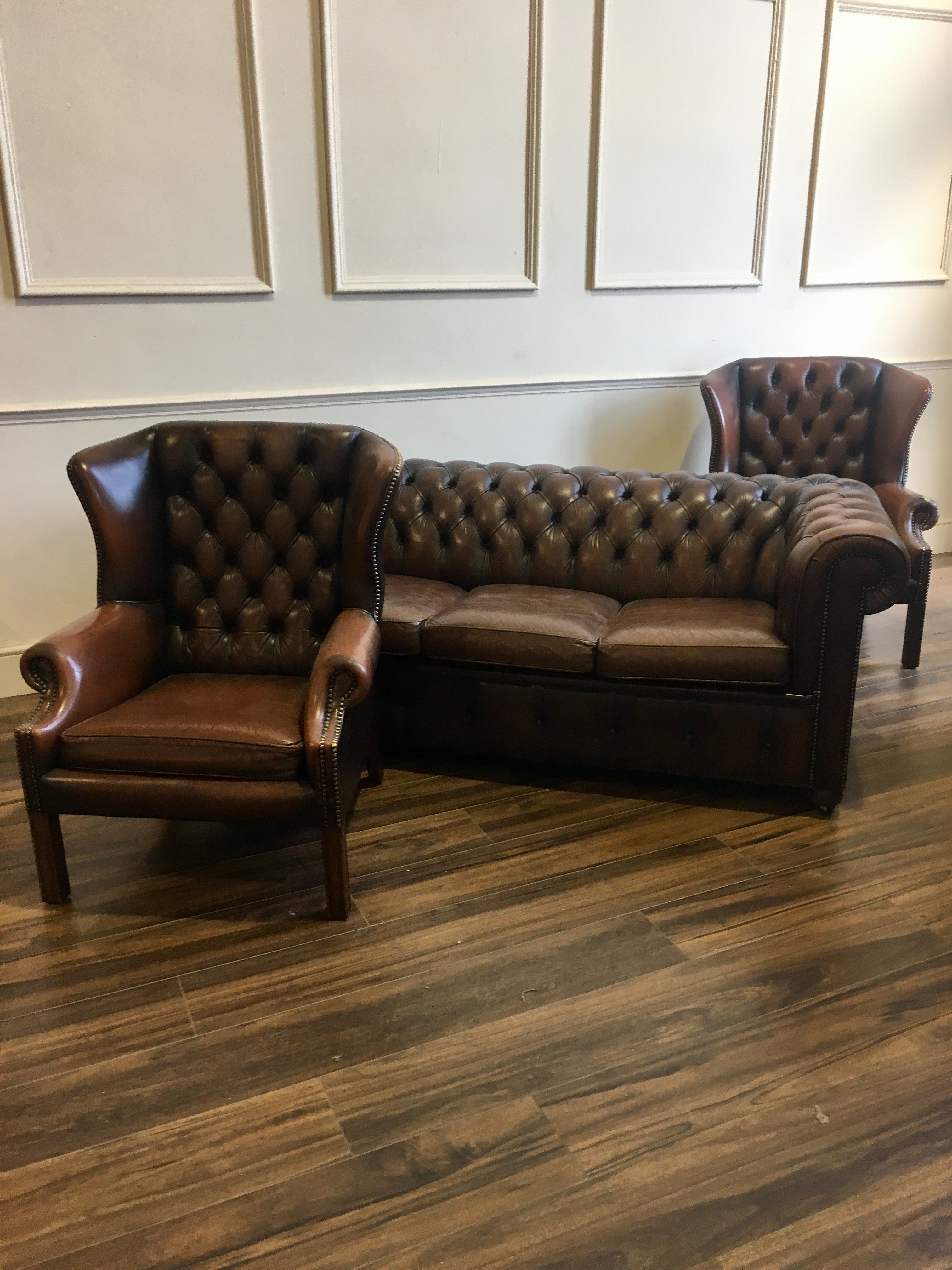 A Very Good Vintage Leather Sofa in Rich Browns