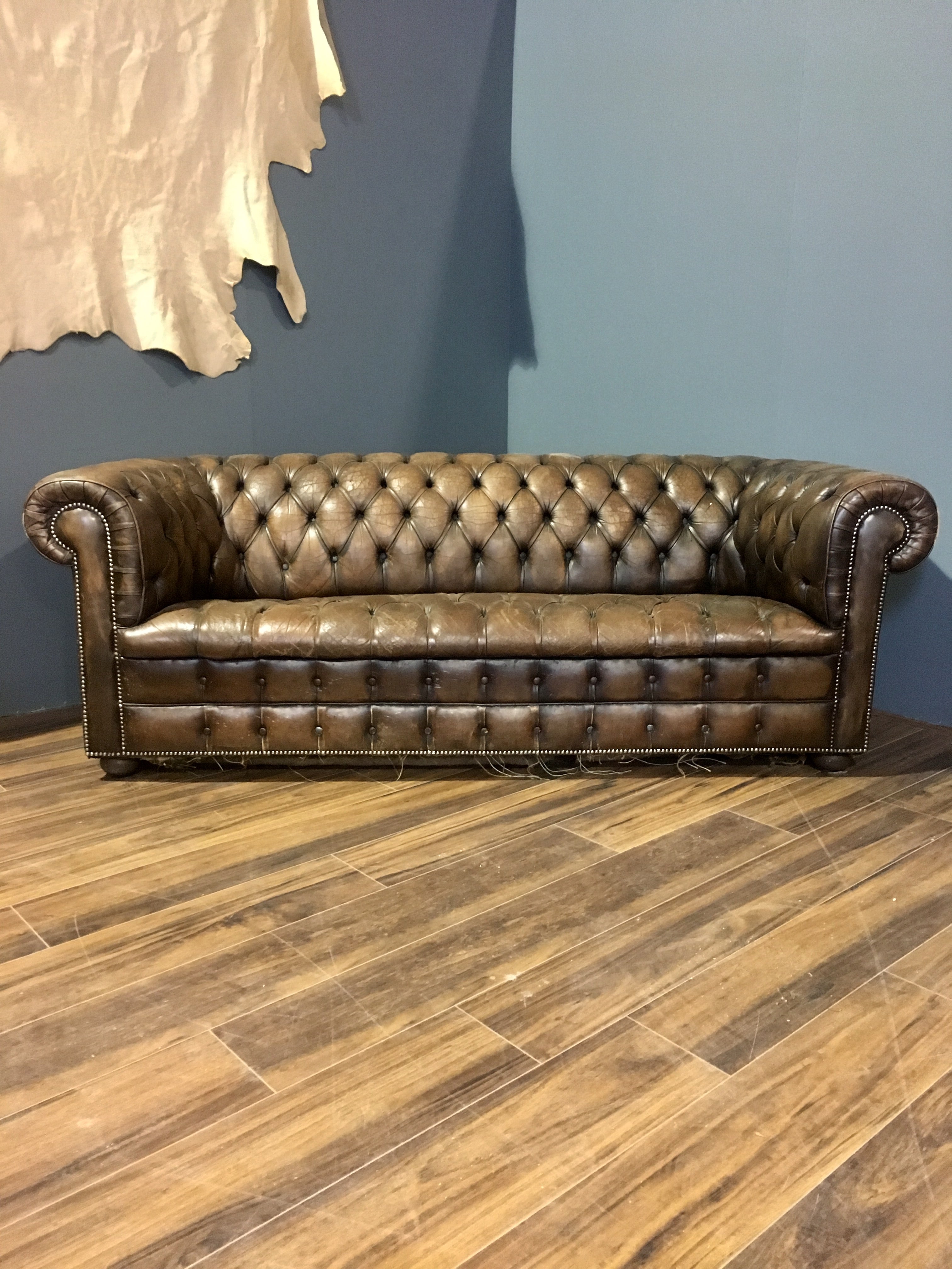 A Very Good Vintage Leather Sofa in Chocolate Brown