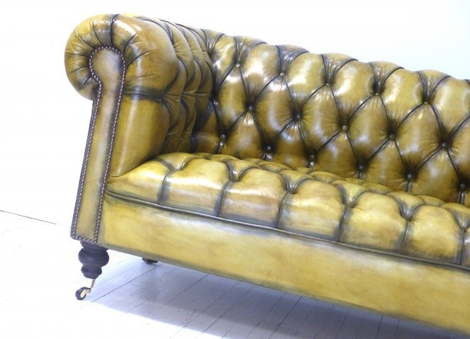 WILMINGTON SOFA : GOLDEN TAN