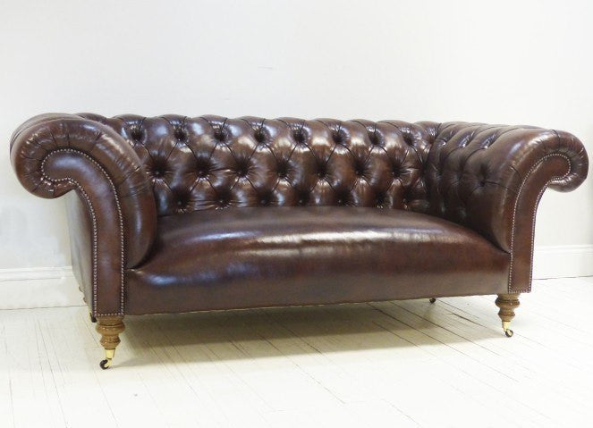 THE PALMERSTON CHESTERFIELD SOFA : WALNUT