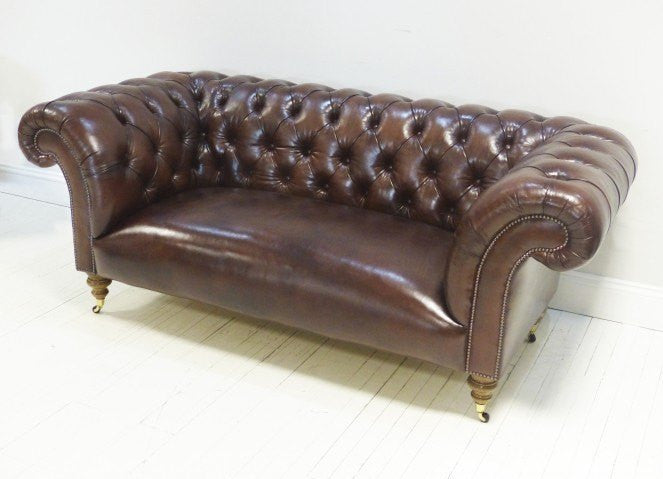 THE PALMERSTON CHESTERFIELD SOFA : WALNUT