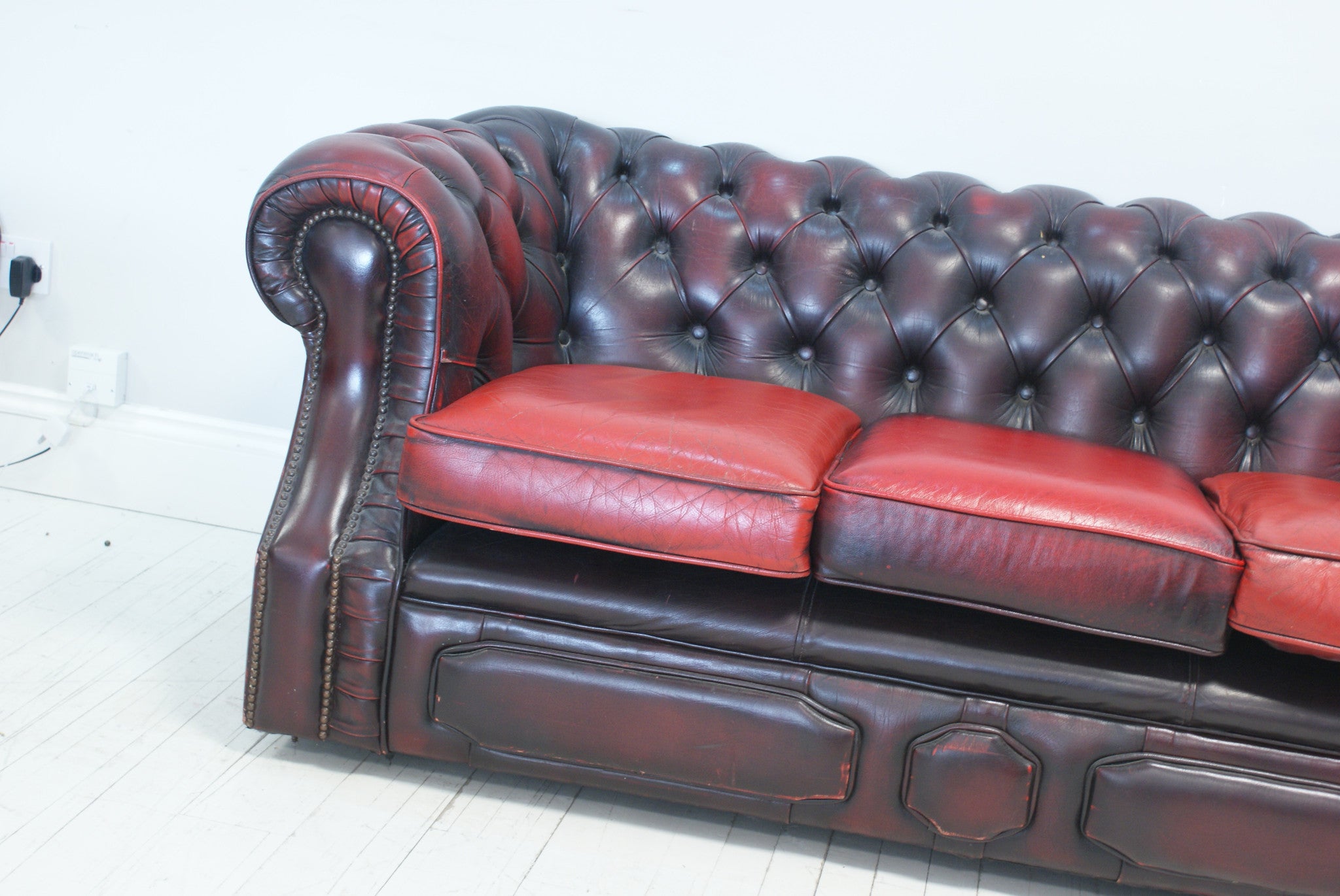 PRE-LOVED REGAL CHESTERFIELD IN OXBLOOD