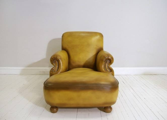 THE SHELBURNE DAYBED CHAIR: ANTIQUE GOLDEN TAN