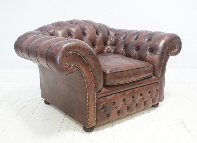 THE ROSEBERY CHESTERFIELD CHAIR : CHESTNUT