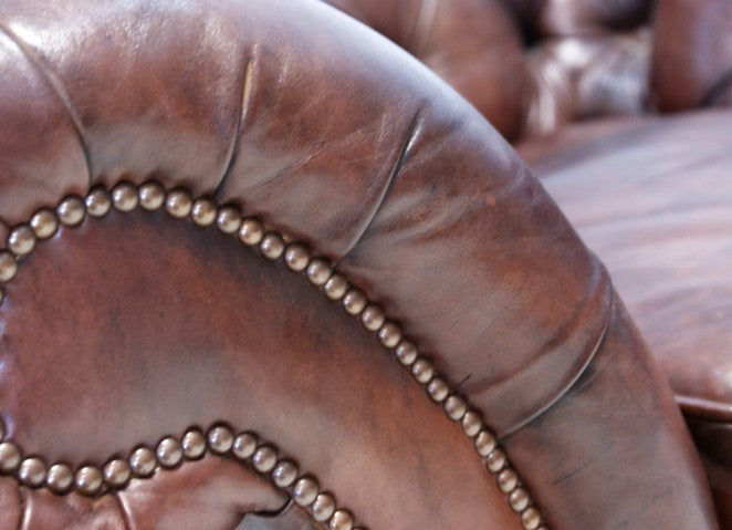 THE ROSEBERY CHESTERFIELD CHAIR : CHESTNUT