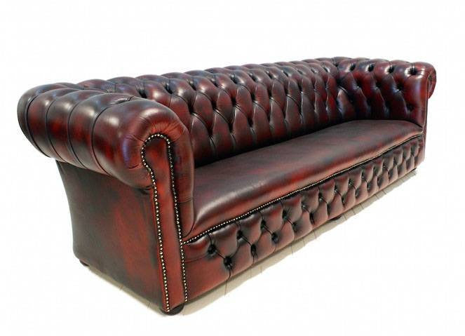 STUNNING FLAT SEAT CHESTERFIELD