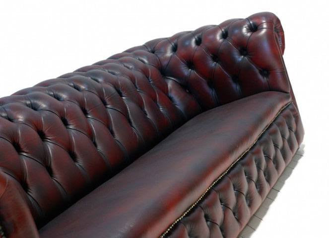 STUNNING FLAT SEAT CHESTERFIELD