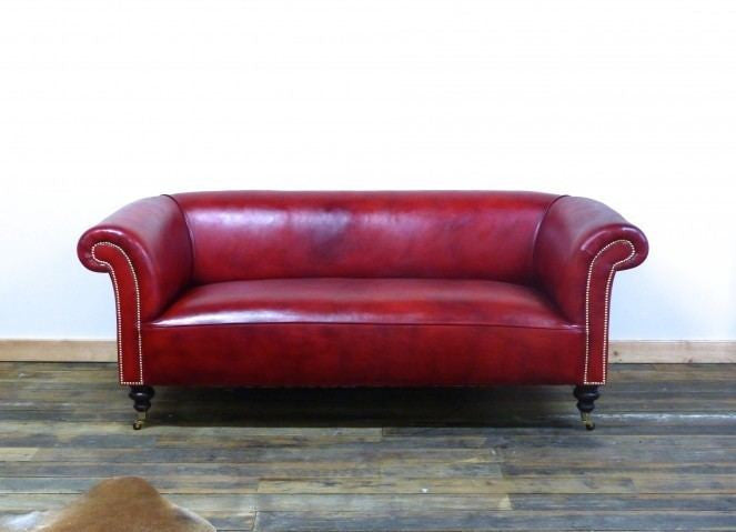 THE GODERICH SOFA IN RED